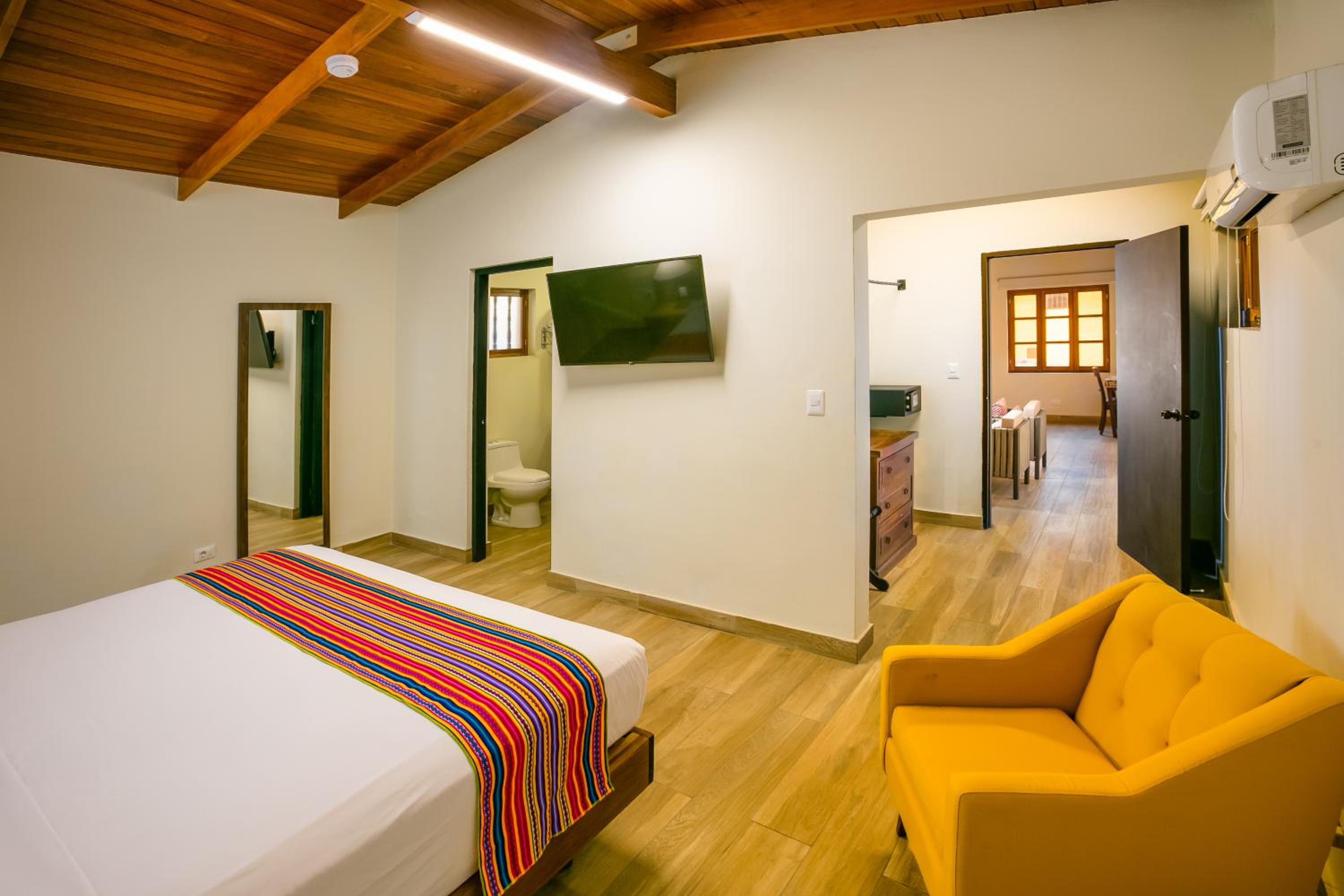 Decameron El Pueblo