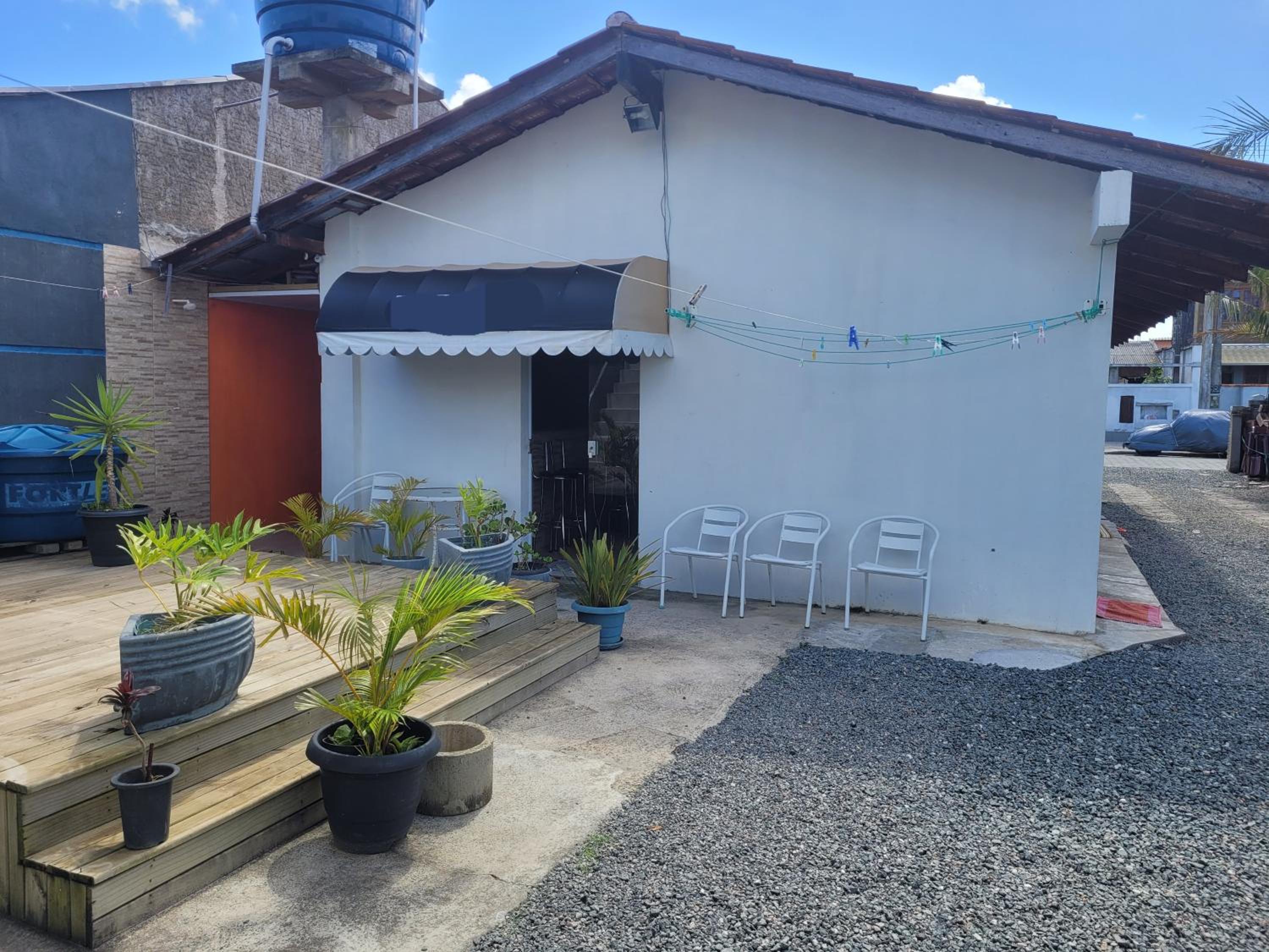 Casa 3 quartos perto da praia e Beto Carrero