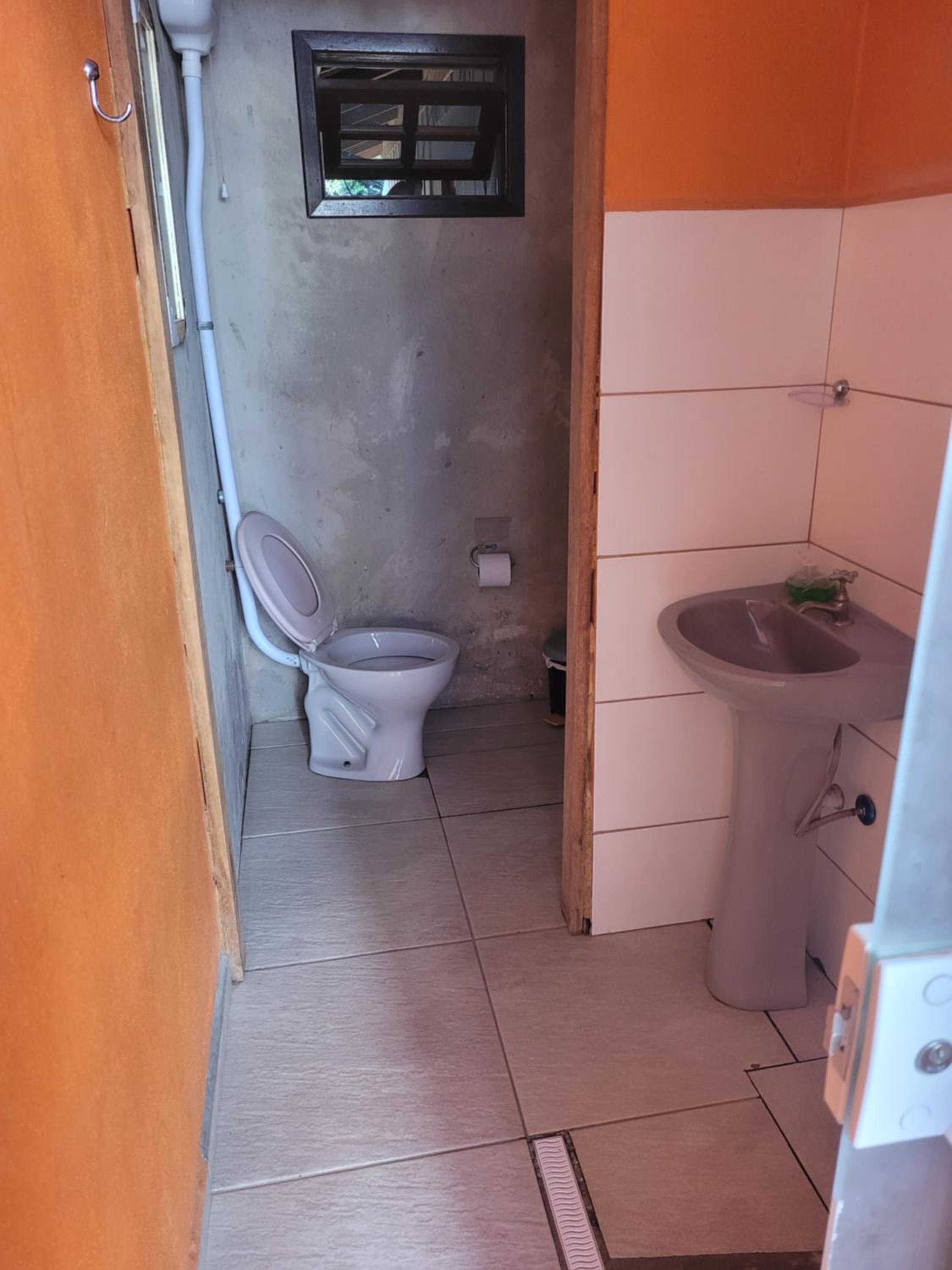 Casa 3 quartos perto da praia e Beto Carrero