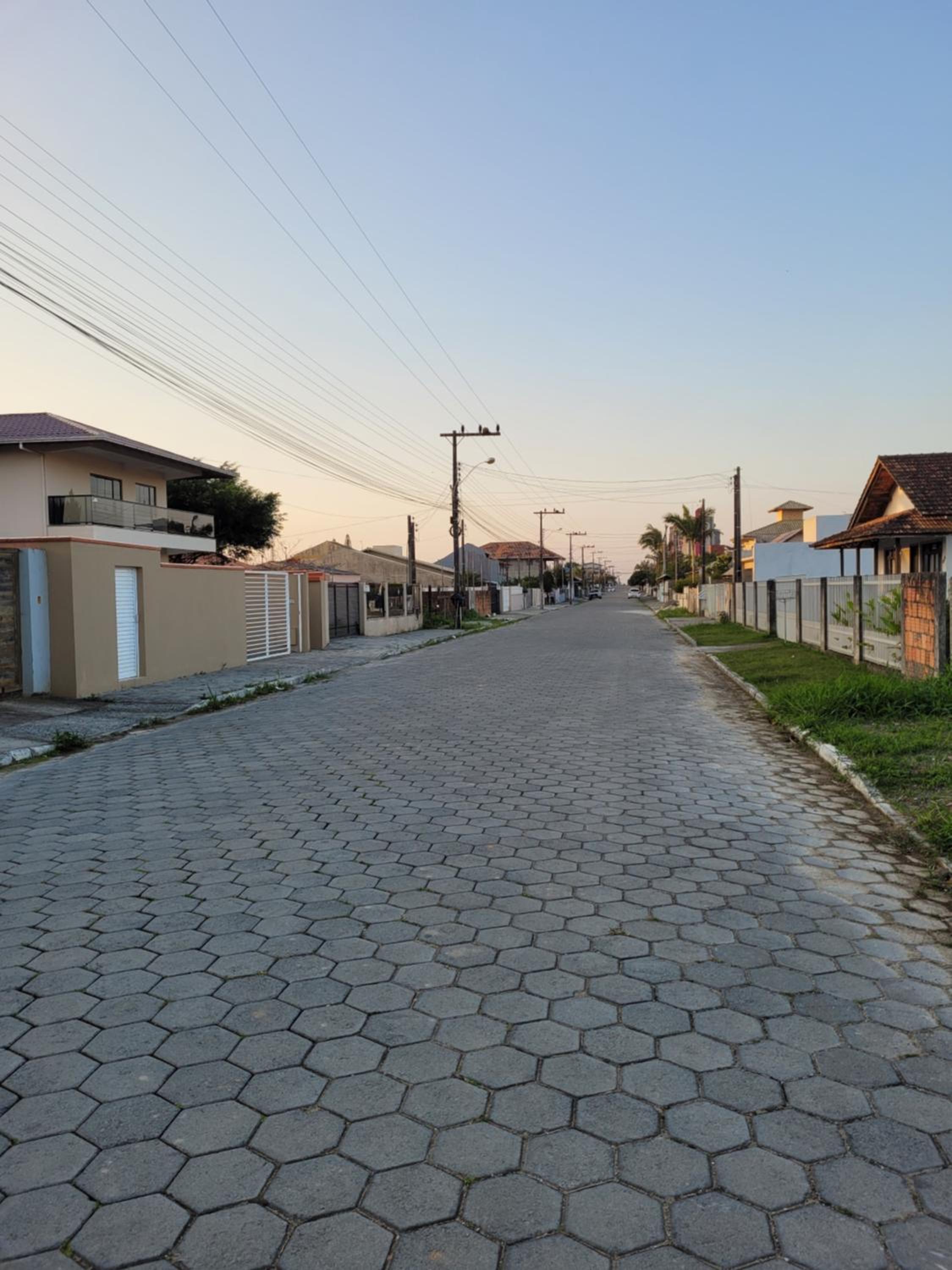 Casa 3 quartos perto da praia e Beto Carrero