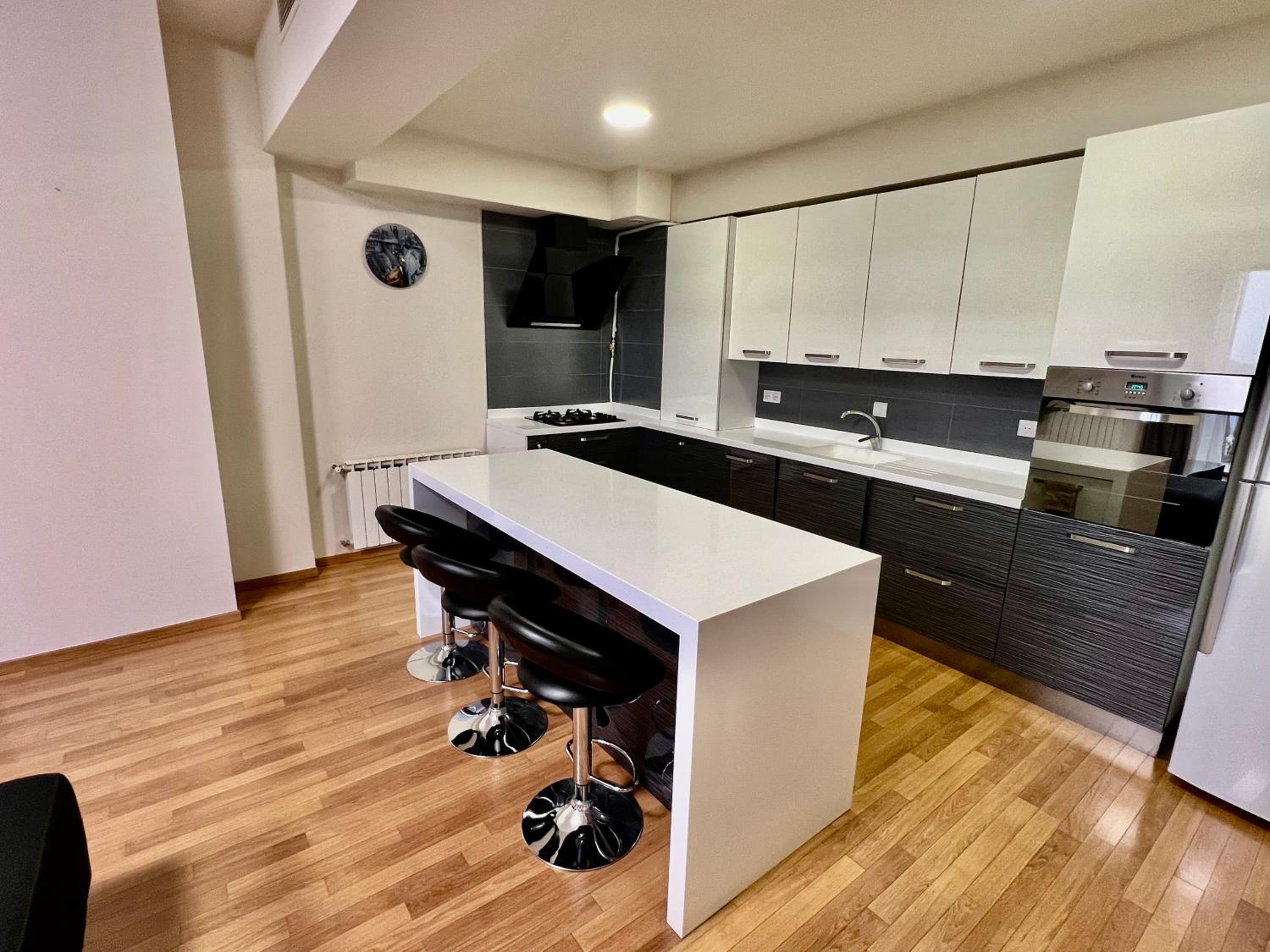Modern Apartment in the heart of Yerevan, Beverly Hills