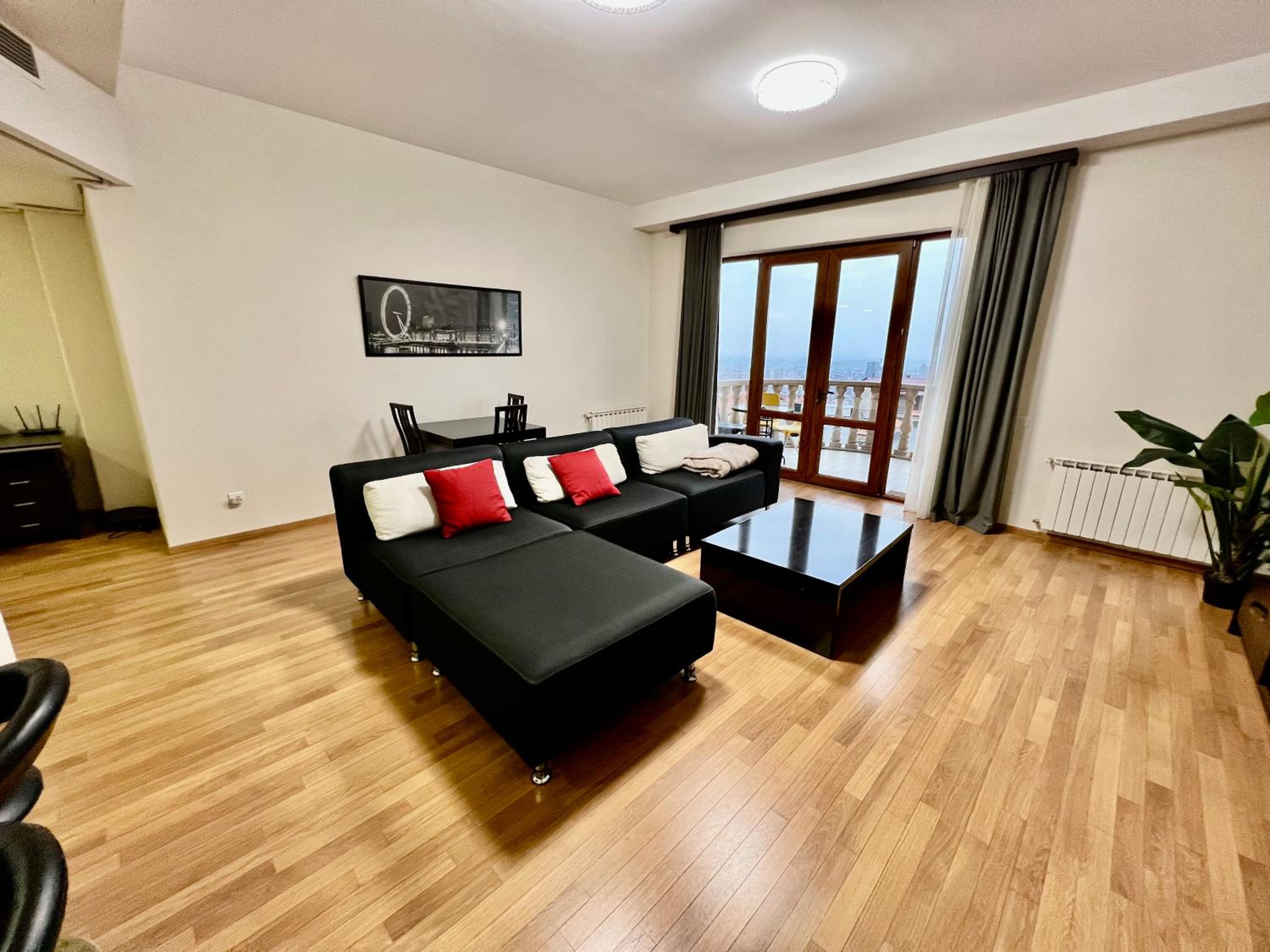 Modern Apartment in the heart of Yerevan, Beverly Hills