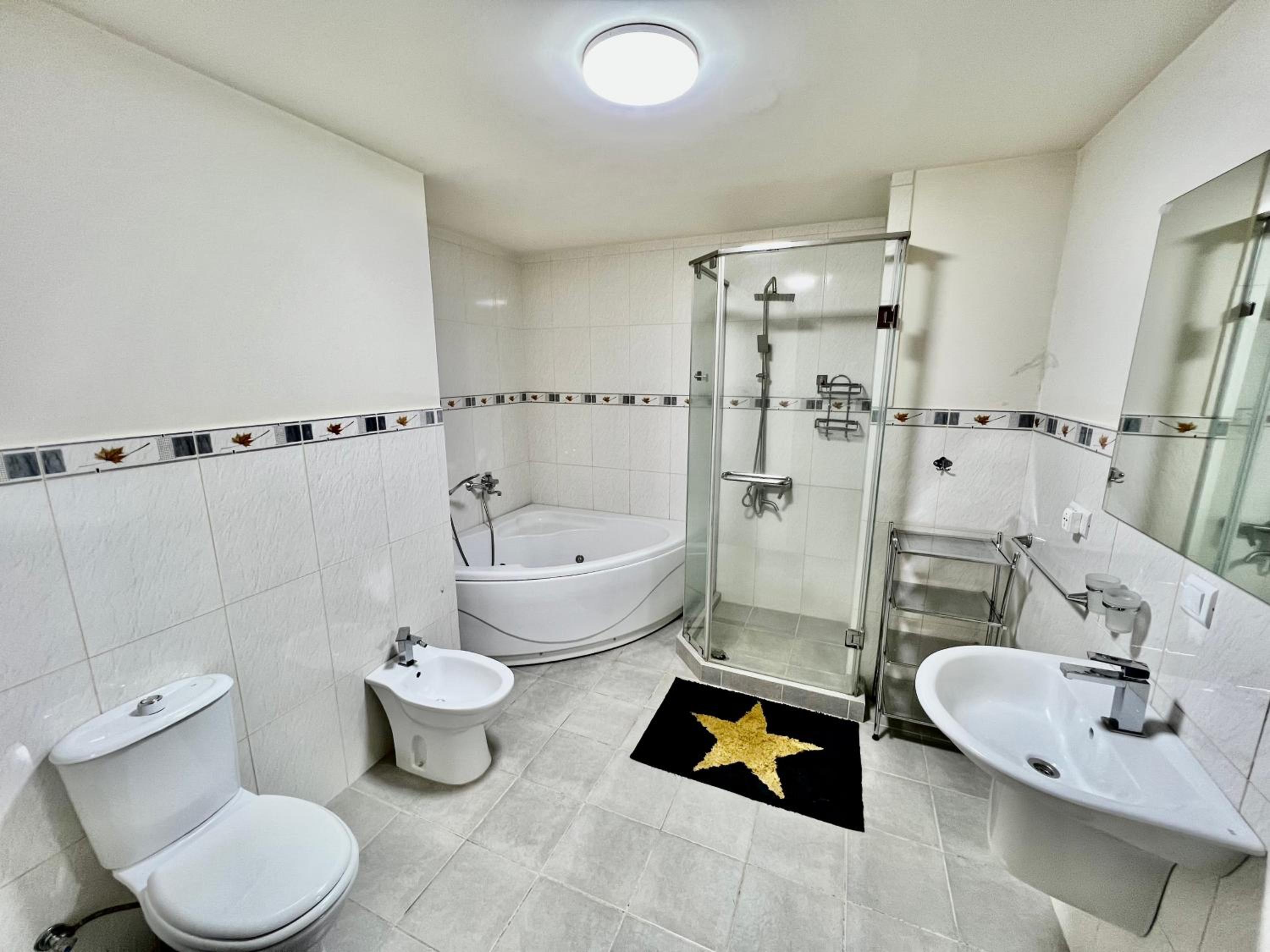 Modern Apartment in the heart of Yerevan, Beverly Hills