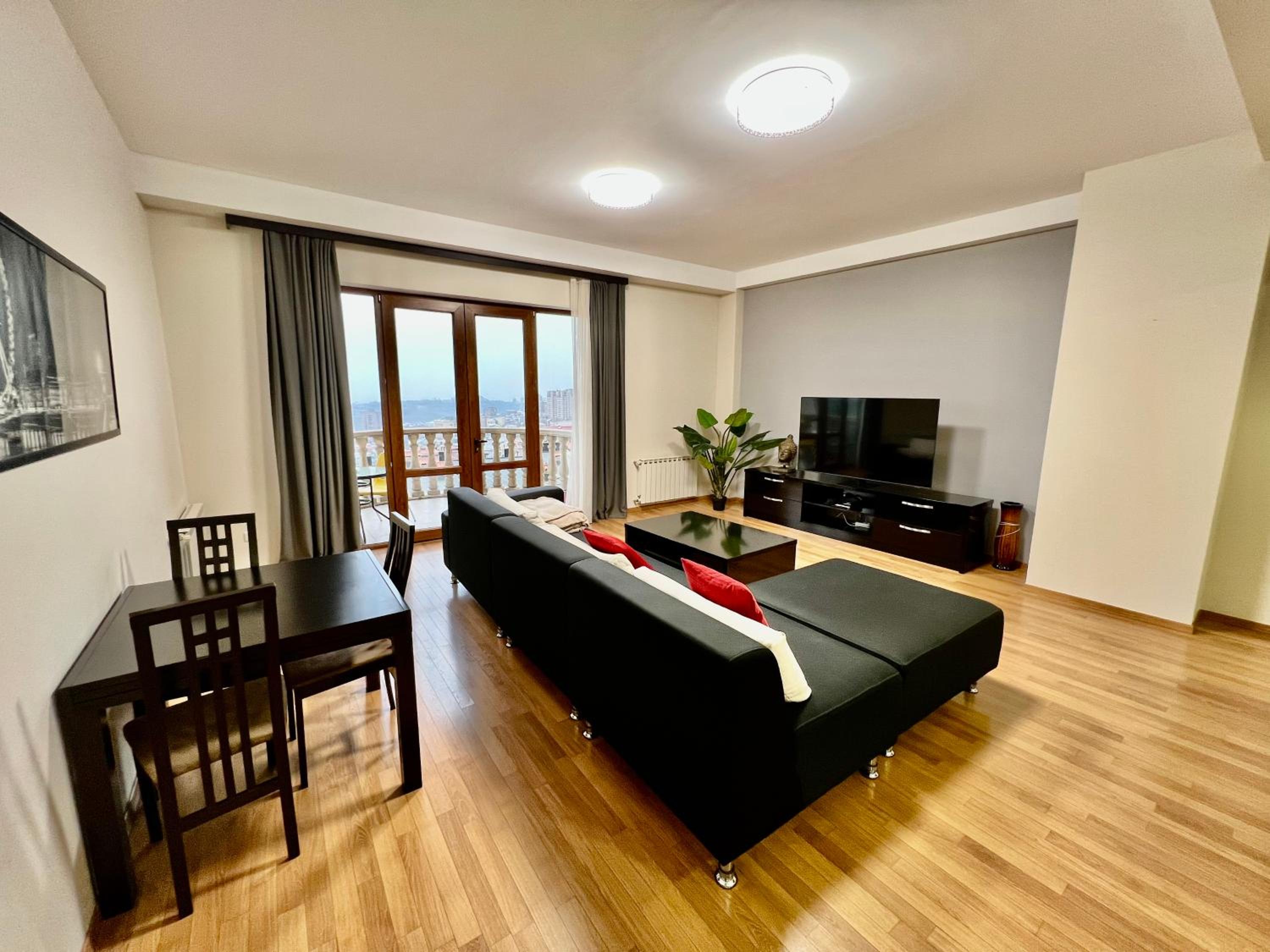 Modern Apartment in the heart of Yerevan, Beverly Hills