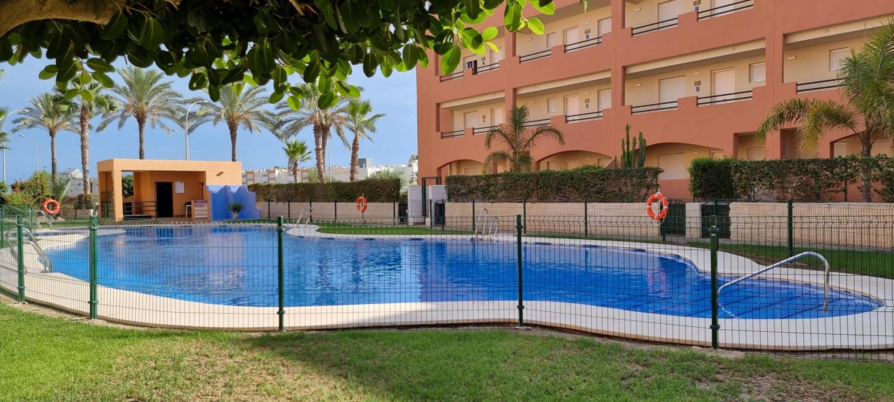 Homes of Spain, Apartamentos Paraíso, Ed Tahiti, Atico A a pie de Playa, piscina privada en solárium, WI-FI photo 4