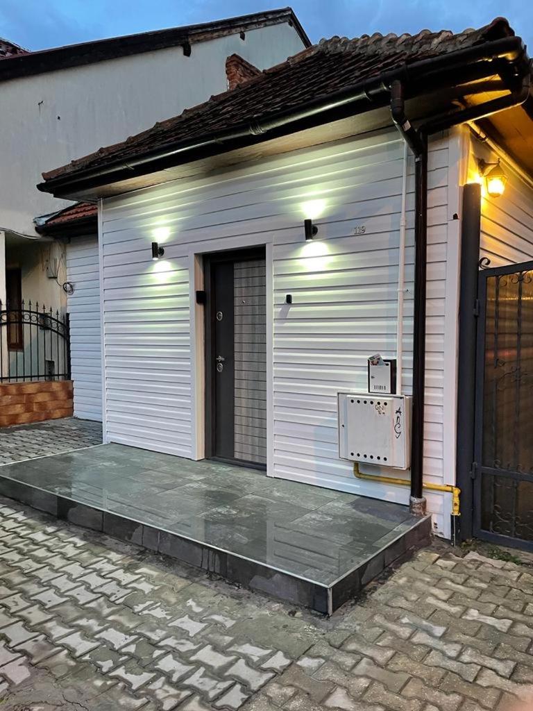 Nordic Villa Brasov - With Private Yard, BBQ & Free Parking, 4 km from City Center view 3