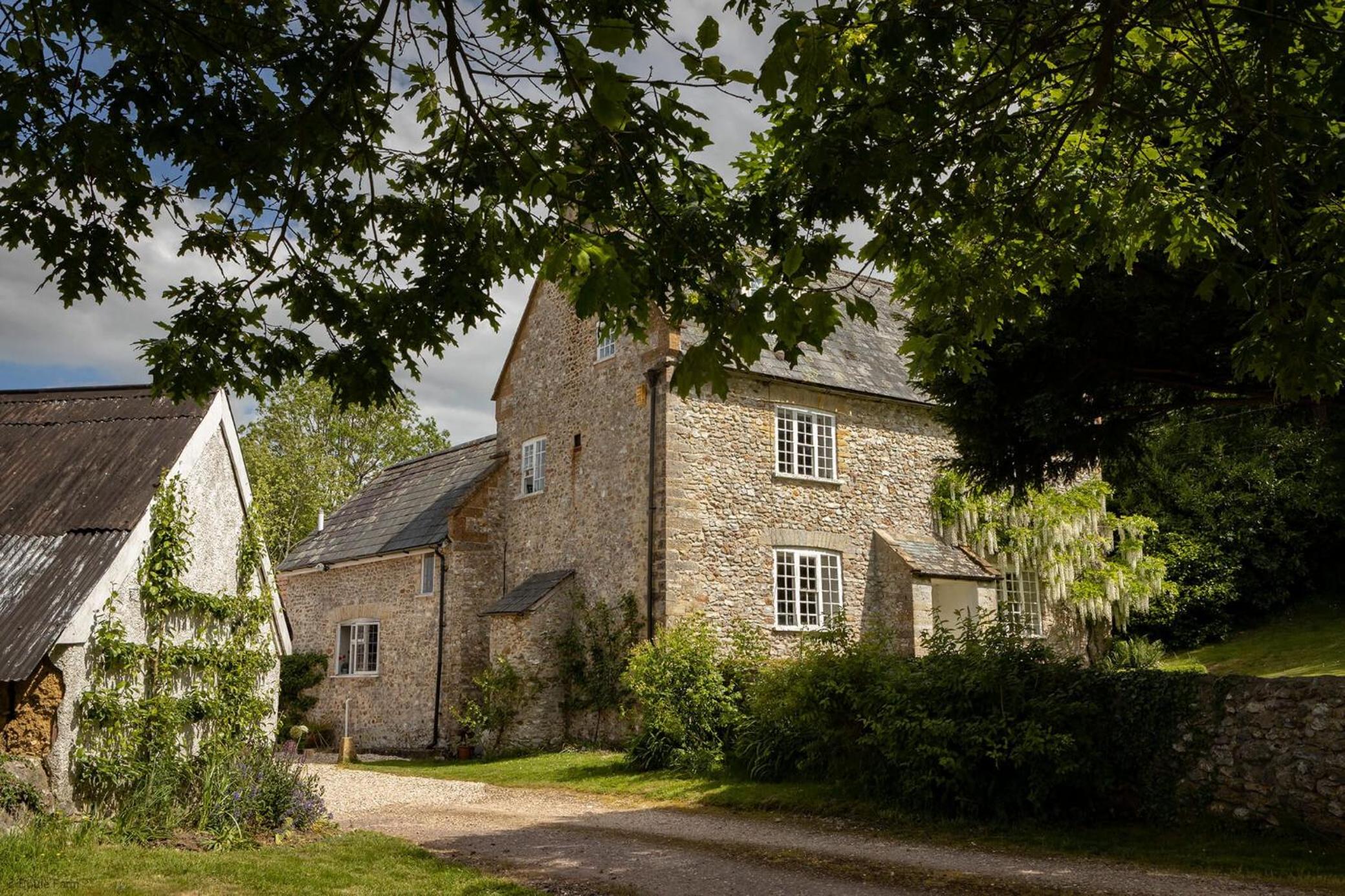 Horseshoe Barn