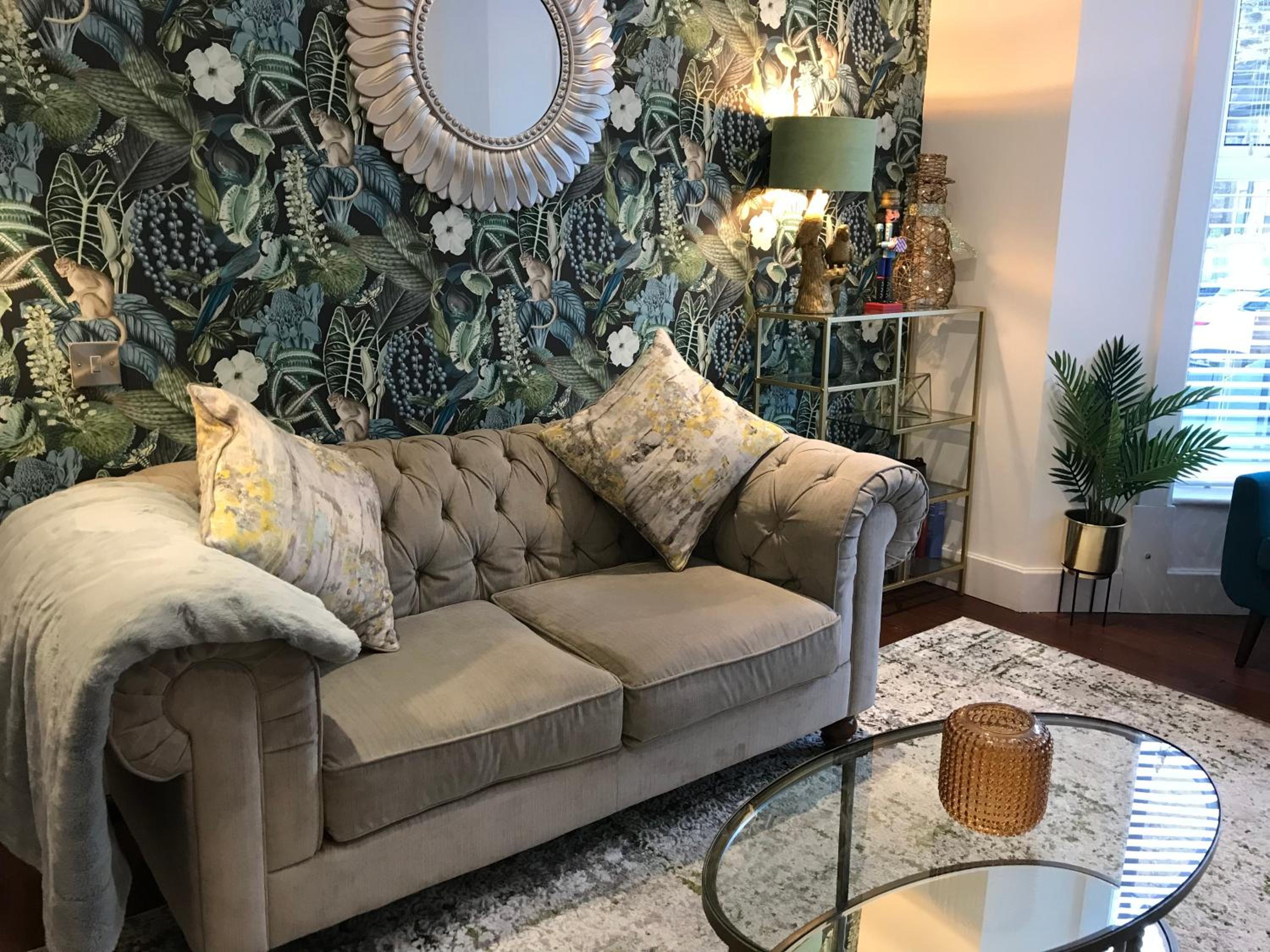 The Cheltenham, stylish 1-bed Victorian apartment view 4