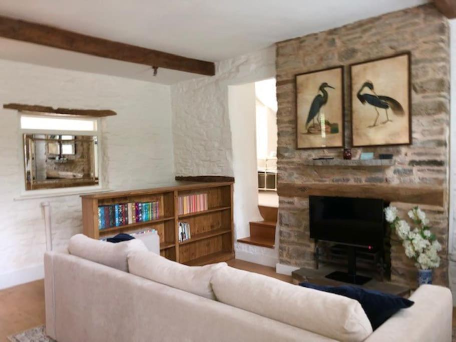 Luxury Cottage near Hay-on-Wye view 2