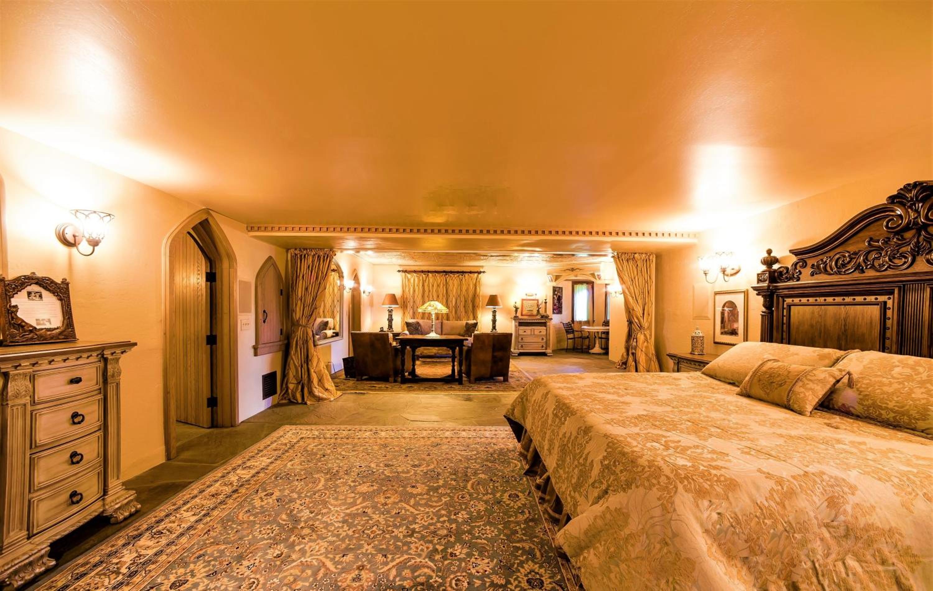 HIGHLANDS CASTLE overlooking Lake George plus 2 other CASTLES & SUITES