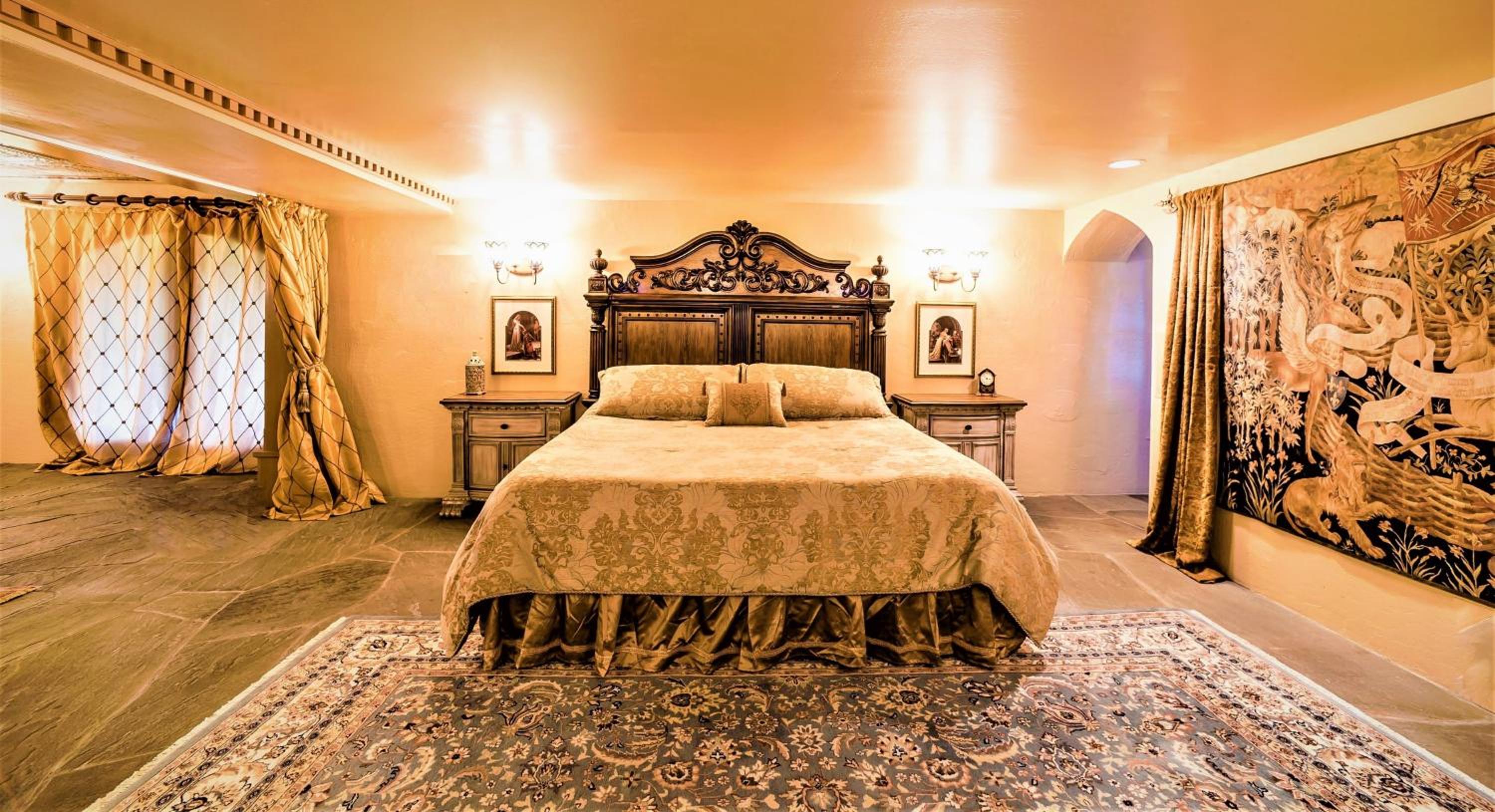 HIGHLANDS CASTLE overlooking Lake George plus 2 other CASTLES & SUITES