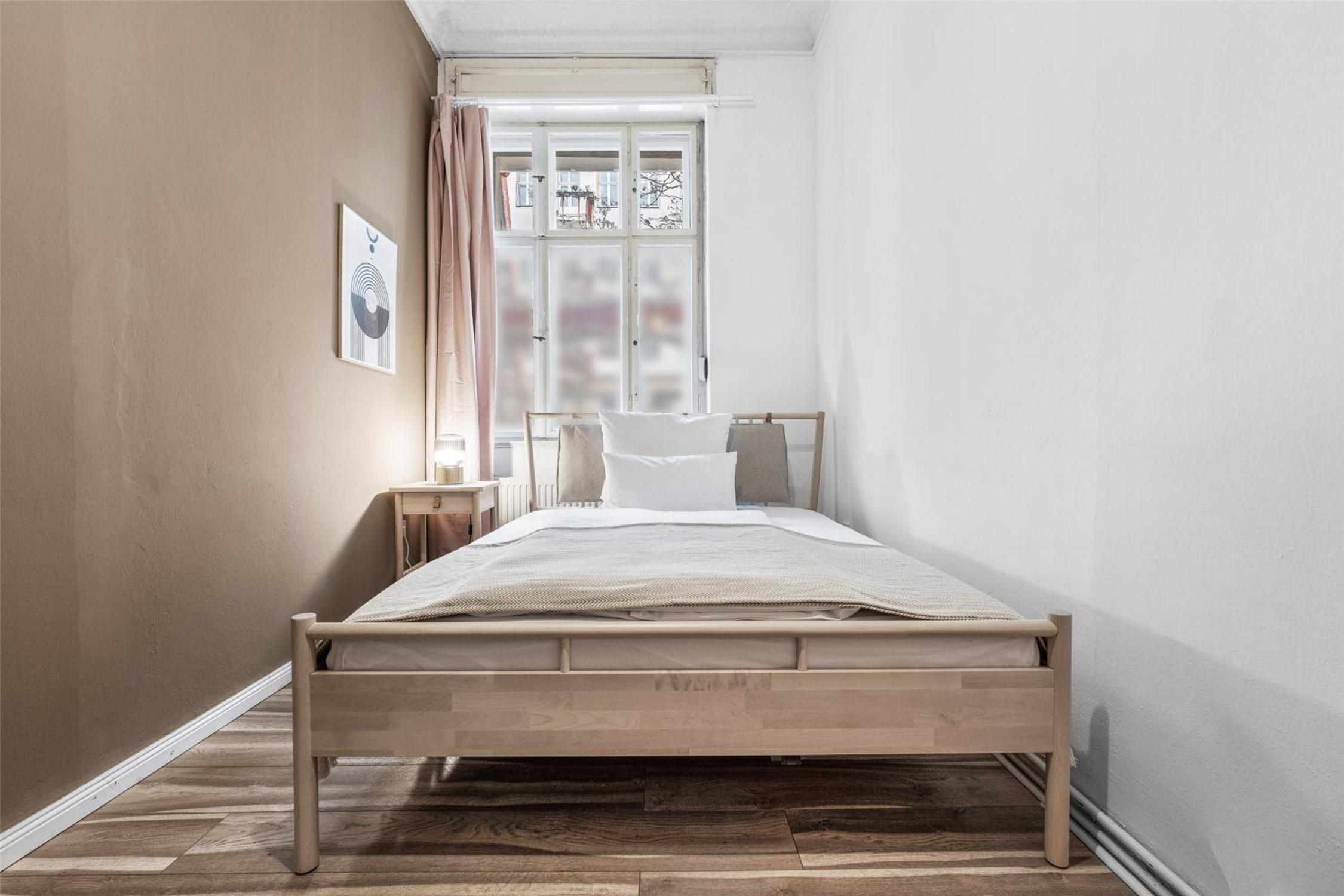 Holiday 33 Apartment K next to Alexanderplatz, 4 rooms with bathroom & guest toilet