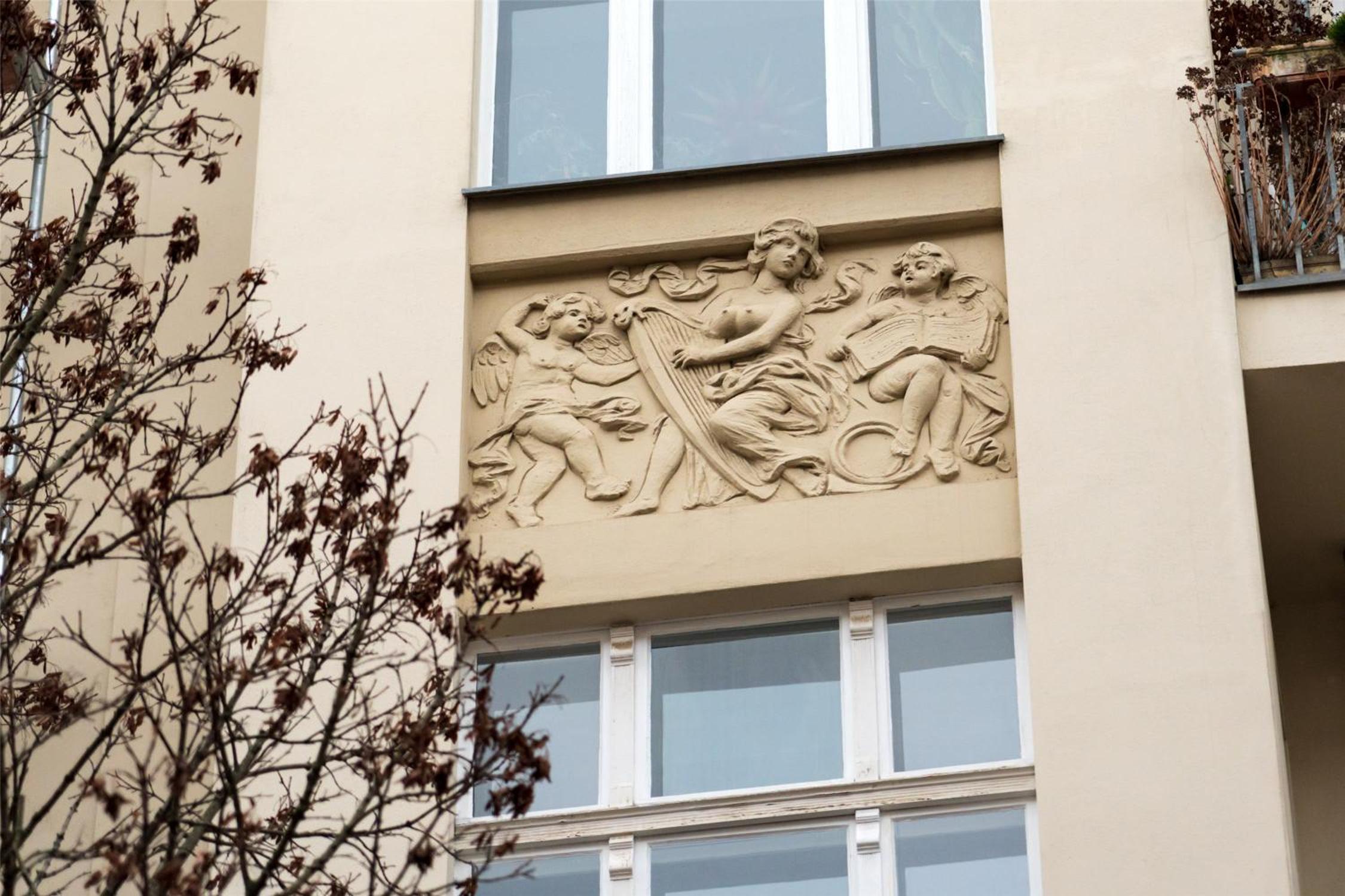 Holiday 33 Apartment K next to Alexanderplatz, 4 rooms with bathroom & guest toilet