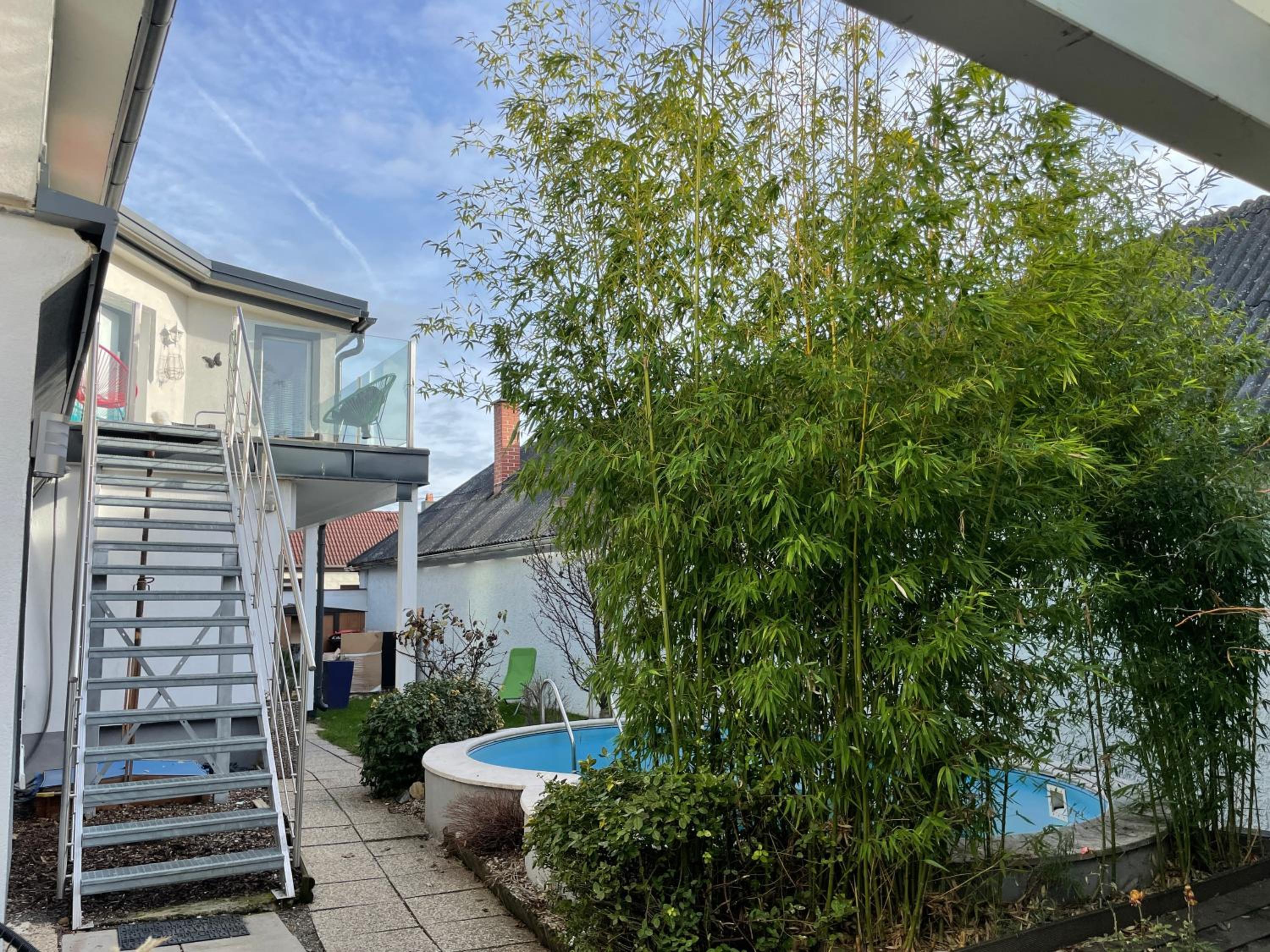 Cozy Apartment next Outlet Center & Airport with Pool & Garden