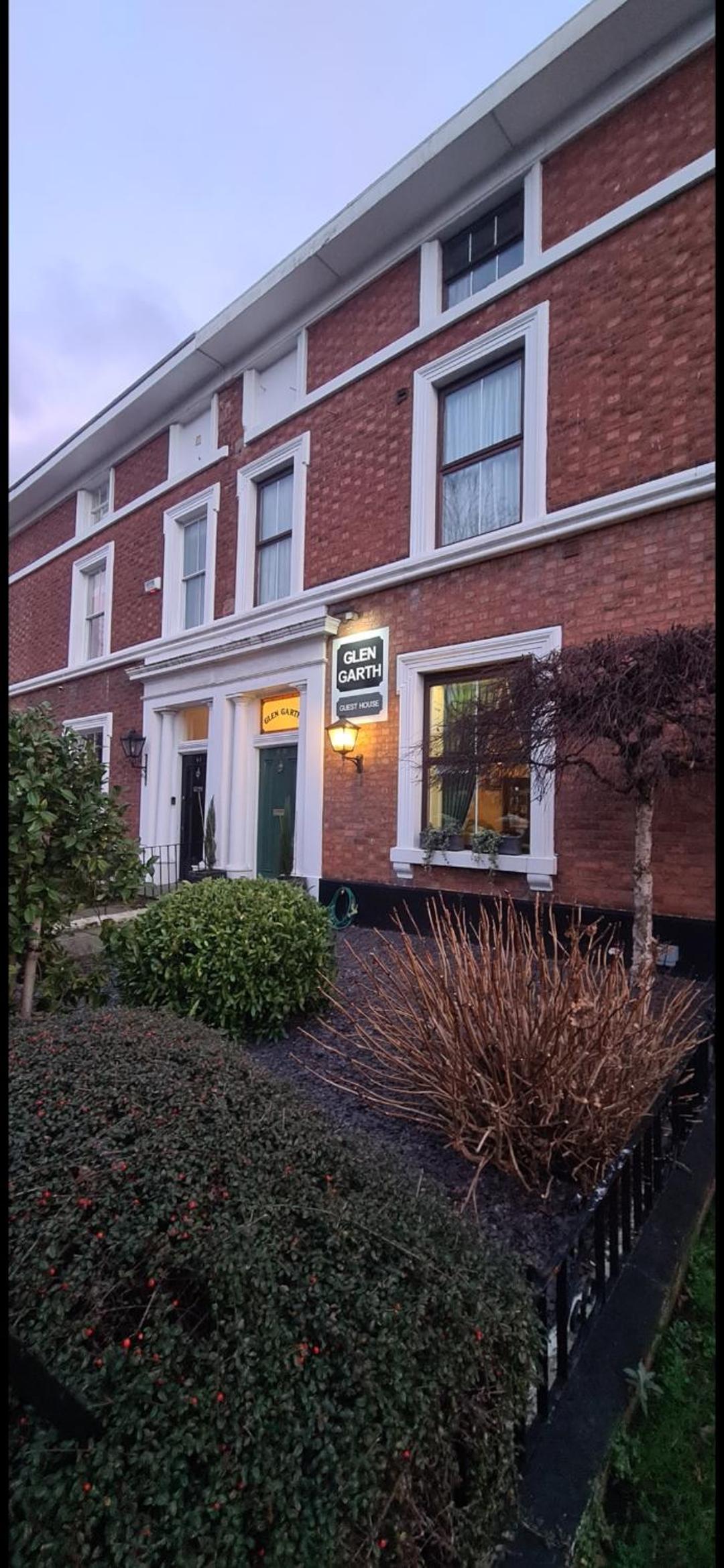 Hotel Glen Garth Guest House - Image 1