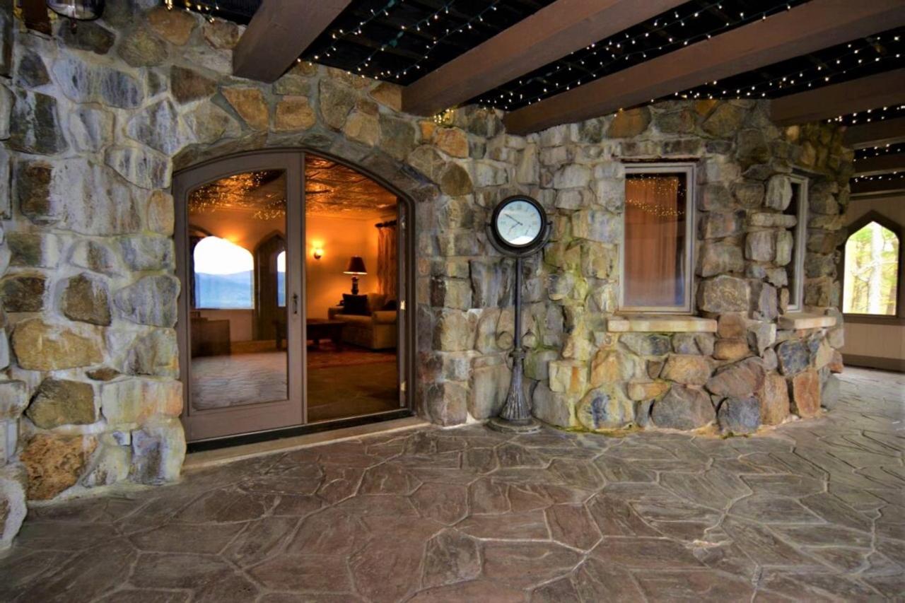 HIGHLANDS CASTLE overlooking Lake George plus 2 other CASTLES & SUITES