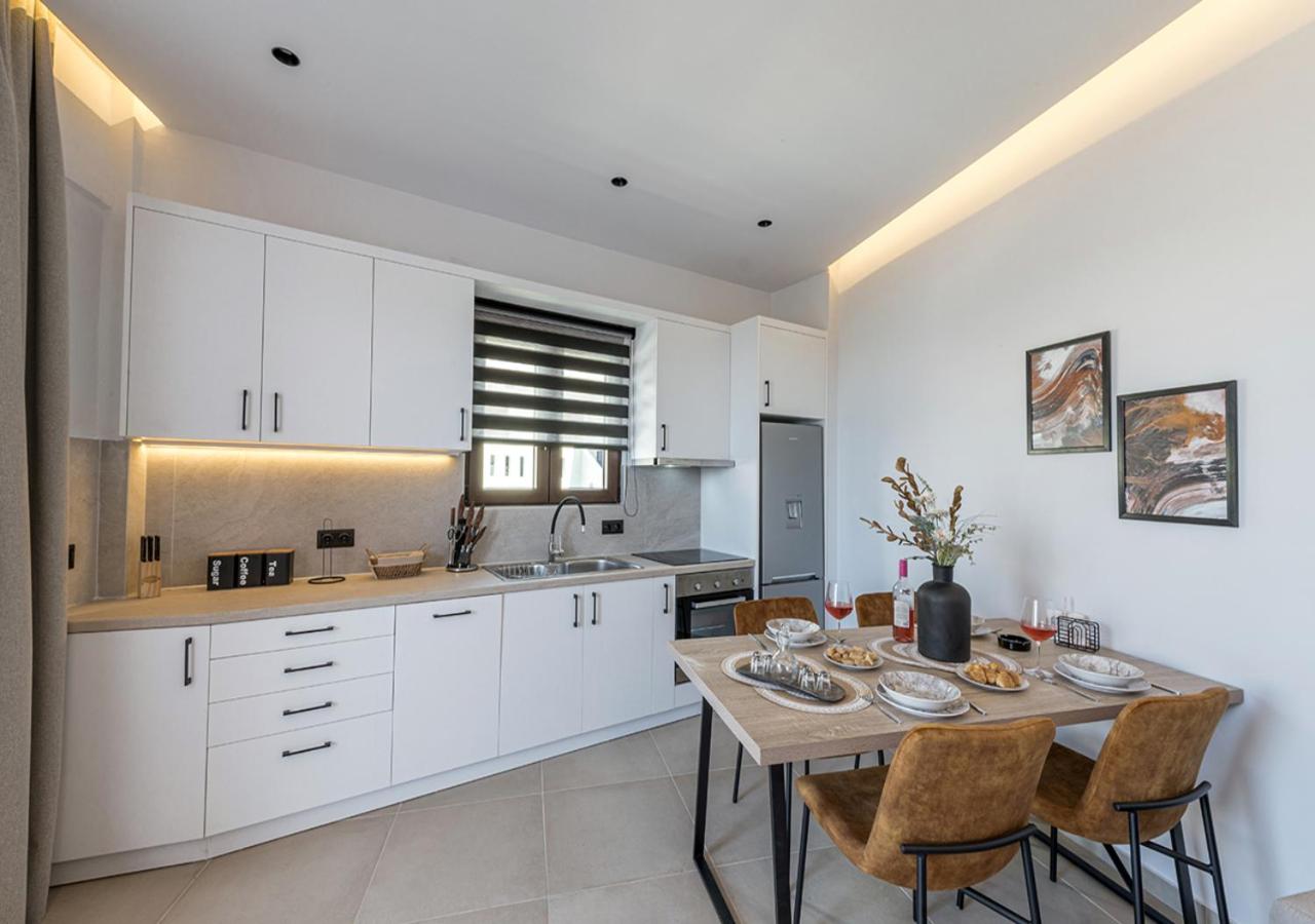 Noemie Apartments