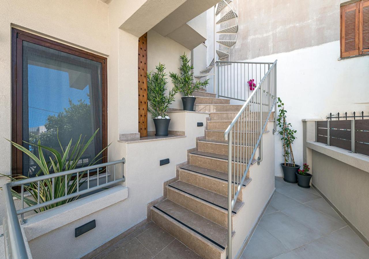 Noemie Apartments