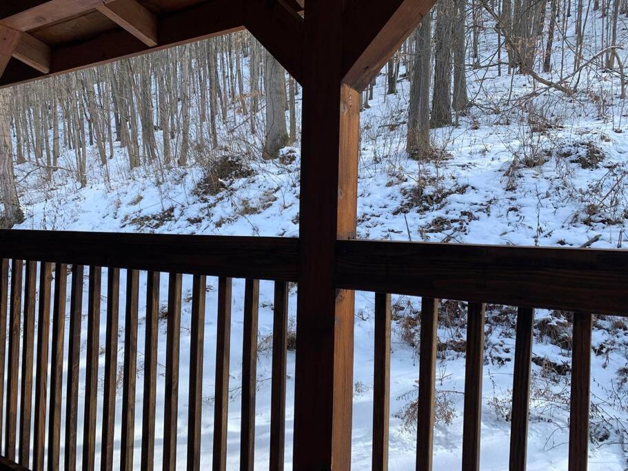 Cozy Creekside Cabin in the heart of Hocking Hills view 4