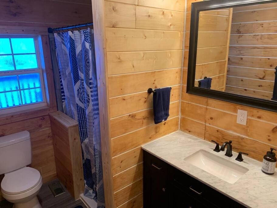Cozy Creekside Cabin in the heart of Hocking Hills view 5