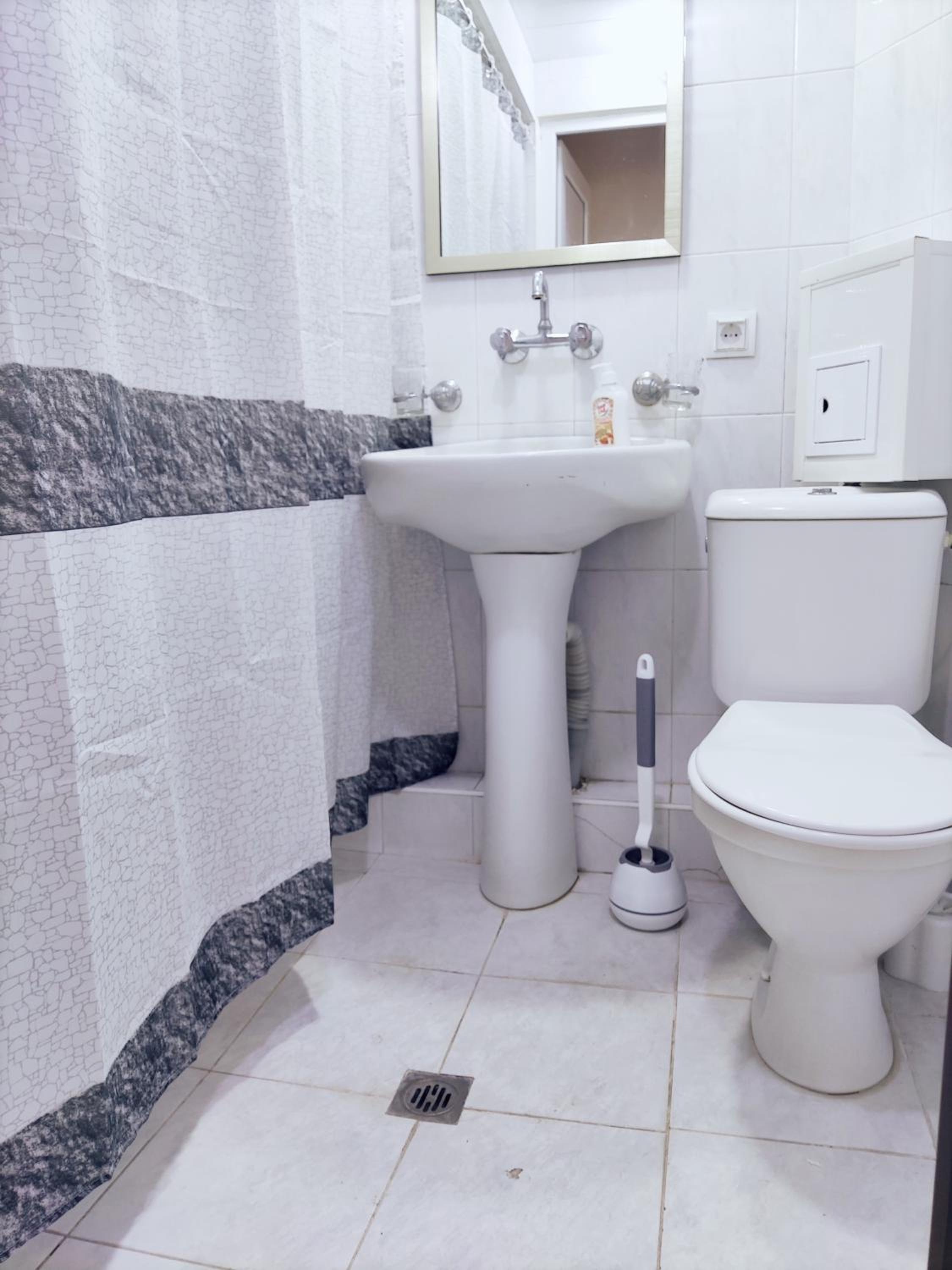 Renovated 1 bedroom with King size bed in Kentron
