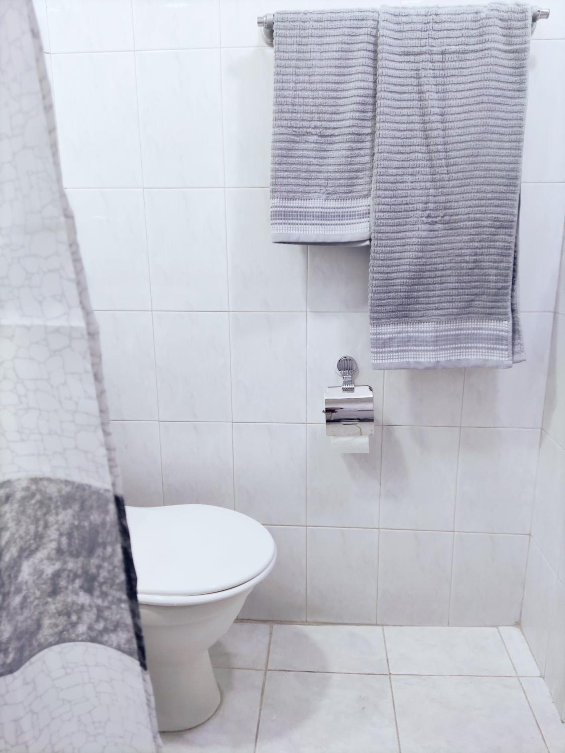Renovated 1 bedroom with King size bed in Kentron