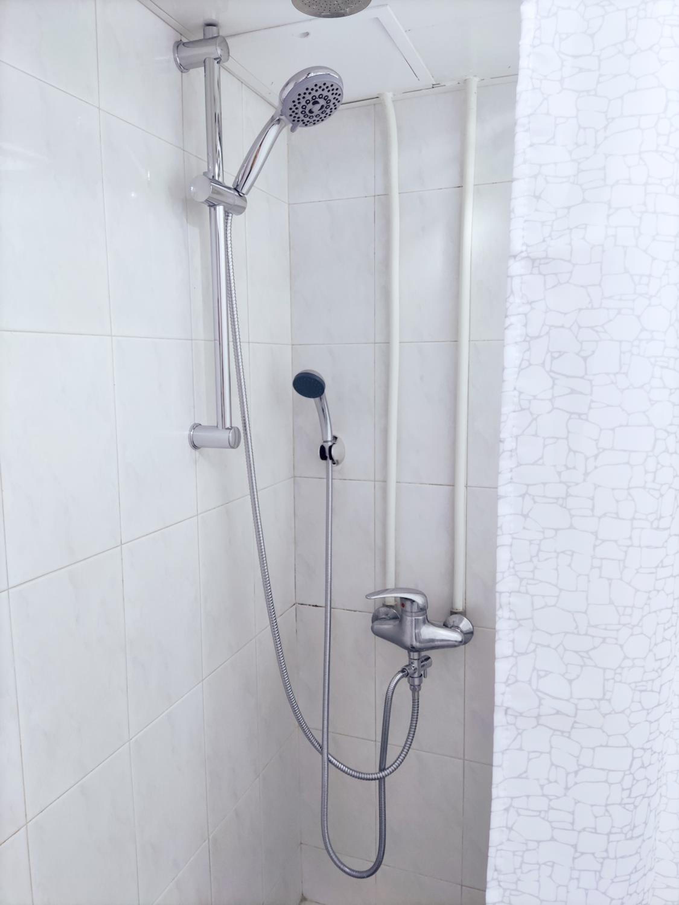 Renovated 1 bedroom with King size bed in Kentron