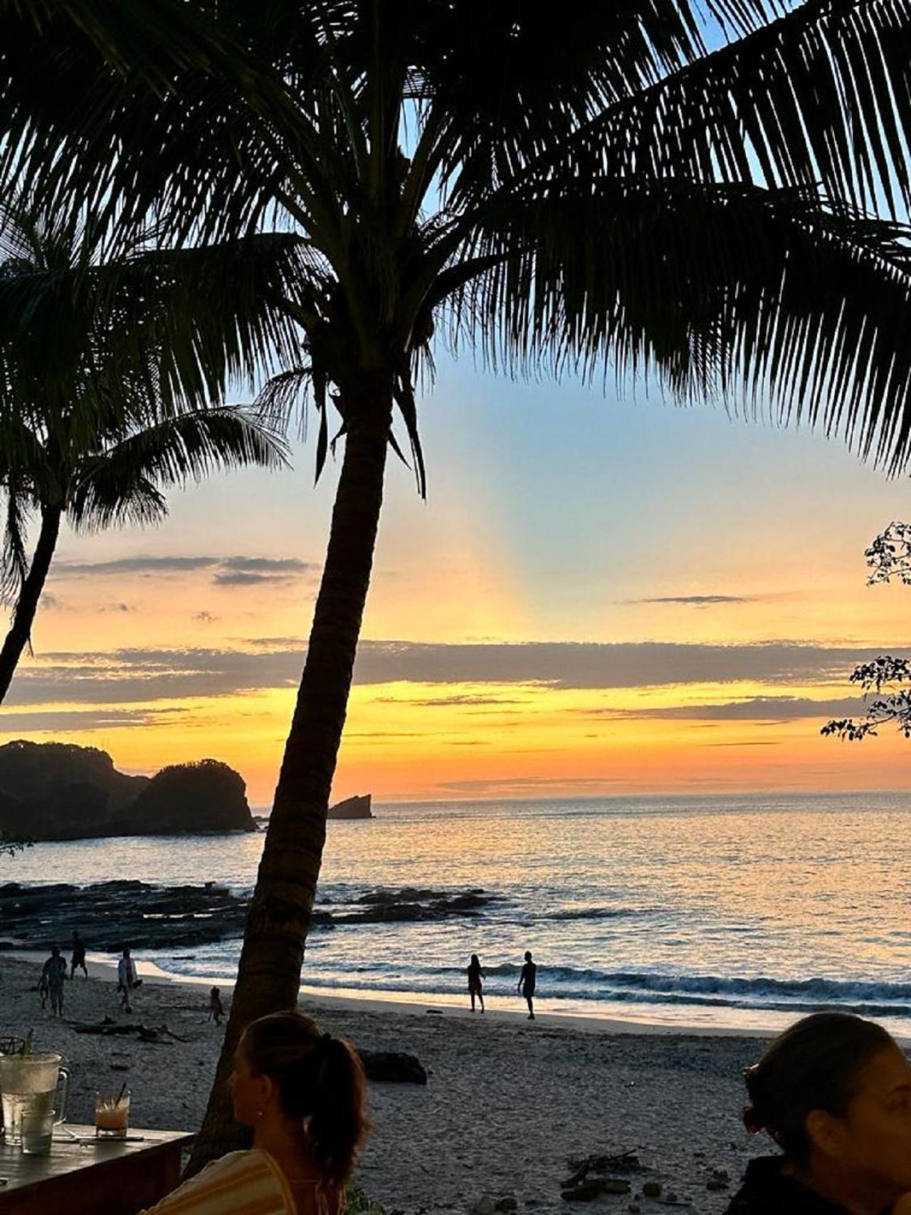 Casa Vitality Bed and Breakfast - Playa Guiones, Nosara - 4 Minute Walk to the Beach
