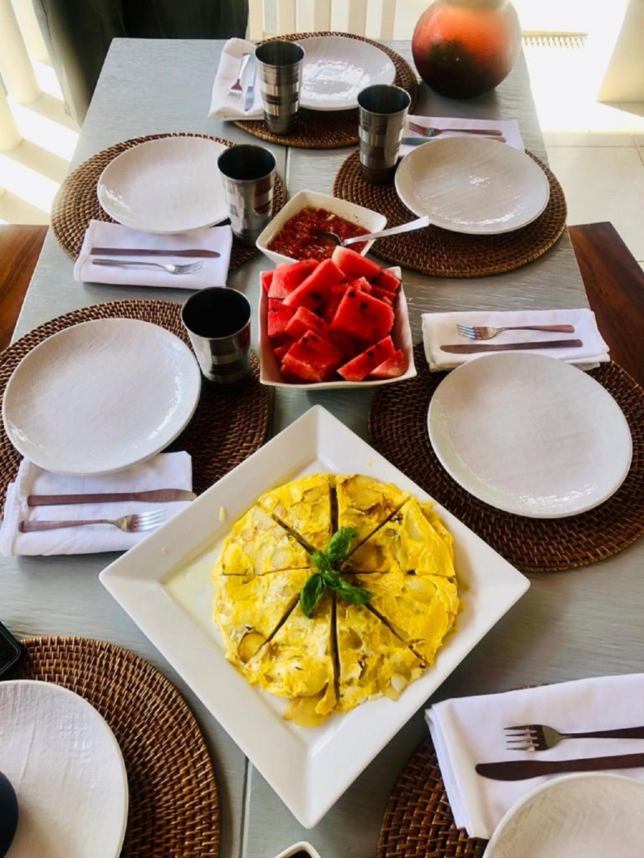 Casa Vitality Bed and Breakfast - Playa Guiones, Nosara - 4 Minute Walk to the Beach
