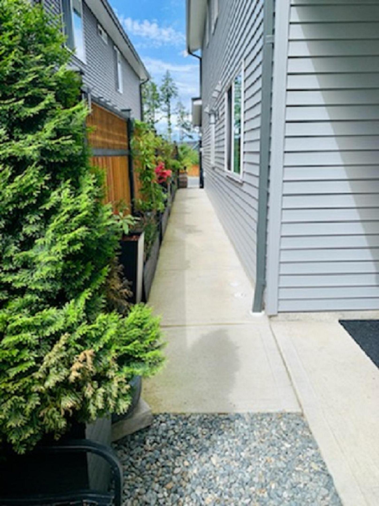 A Cozy Family get away suite in South Nanaimo