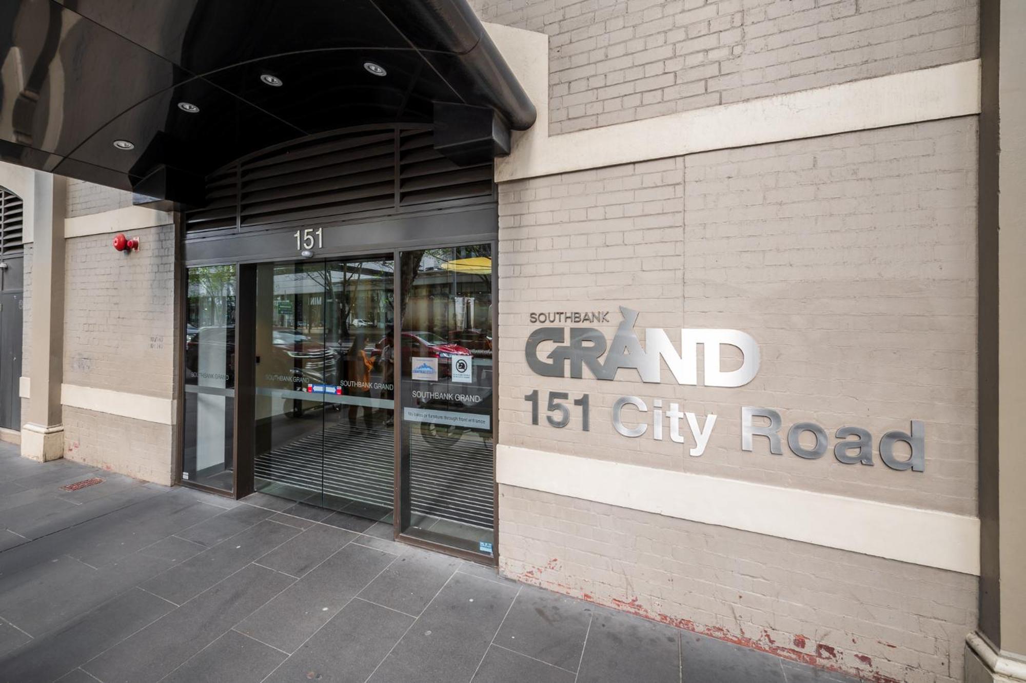 Exclusive Stays - Southbank Grand
