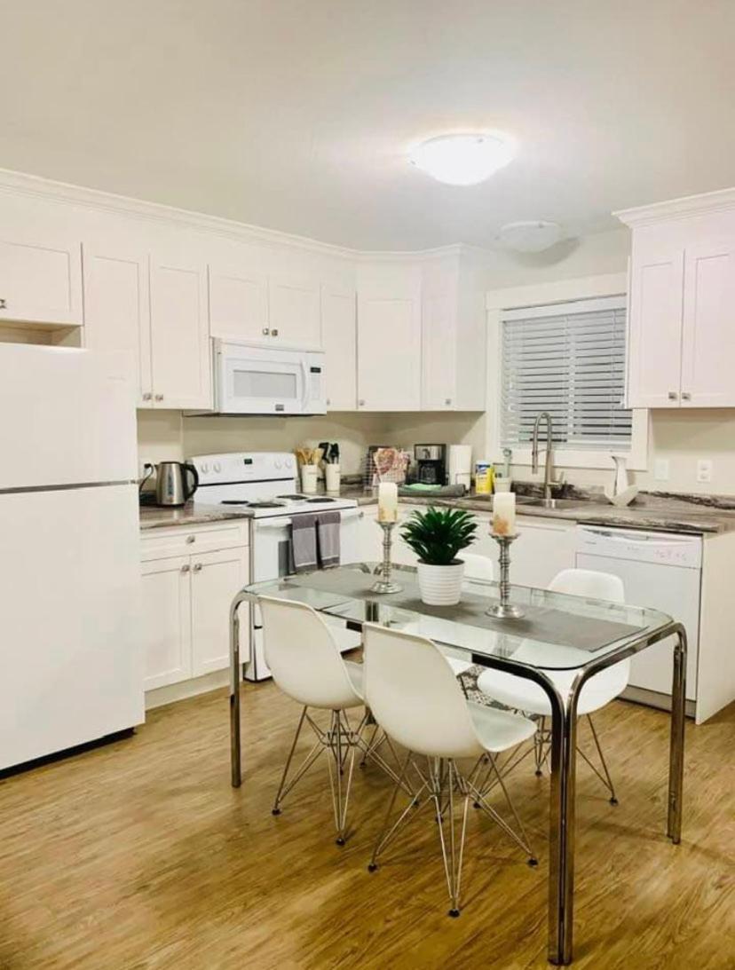A Cozy Family get away suite in South Nanaimo