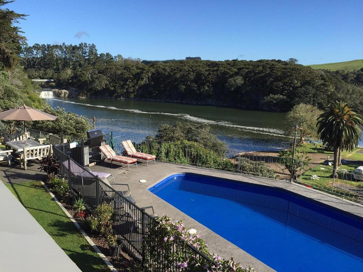 Waterfalls Estate - Motel & Campground