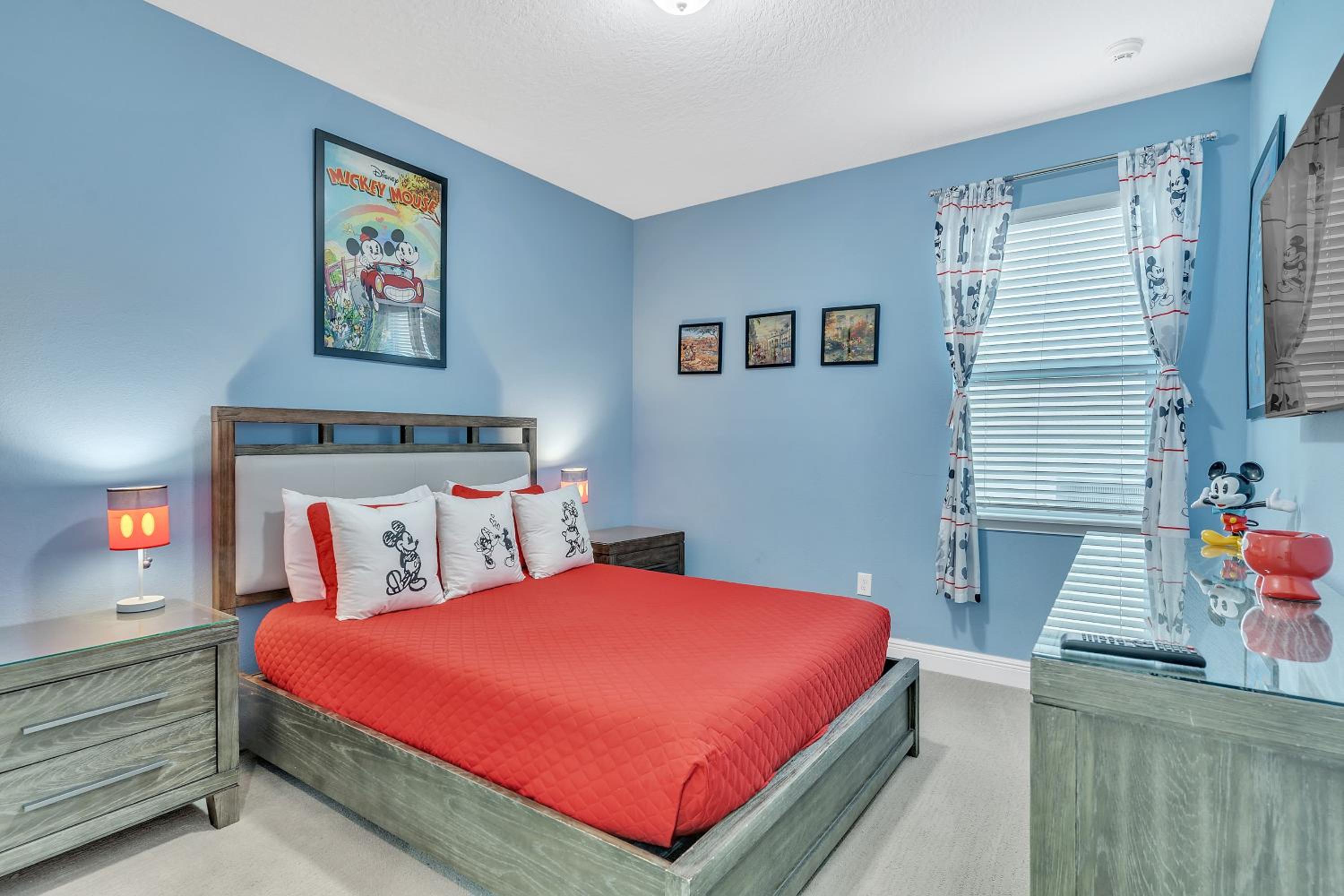 Stunning 11 Bedroom Themed House with Huge Pool Near Disney