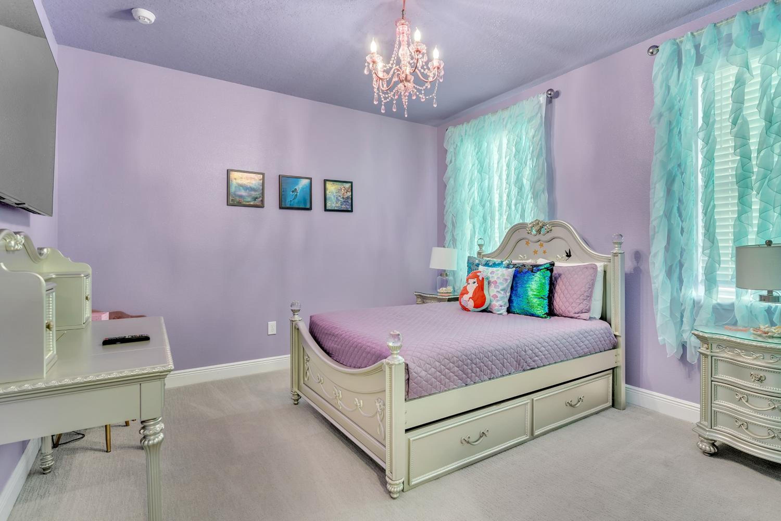 Stunning 11 Bedroom Themed House with Huge Pool Near Disney