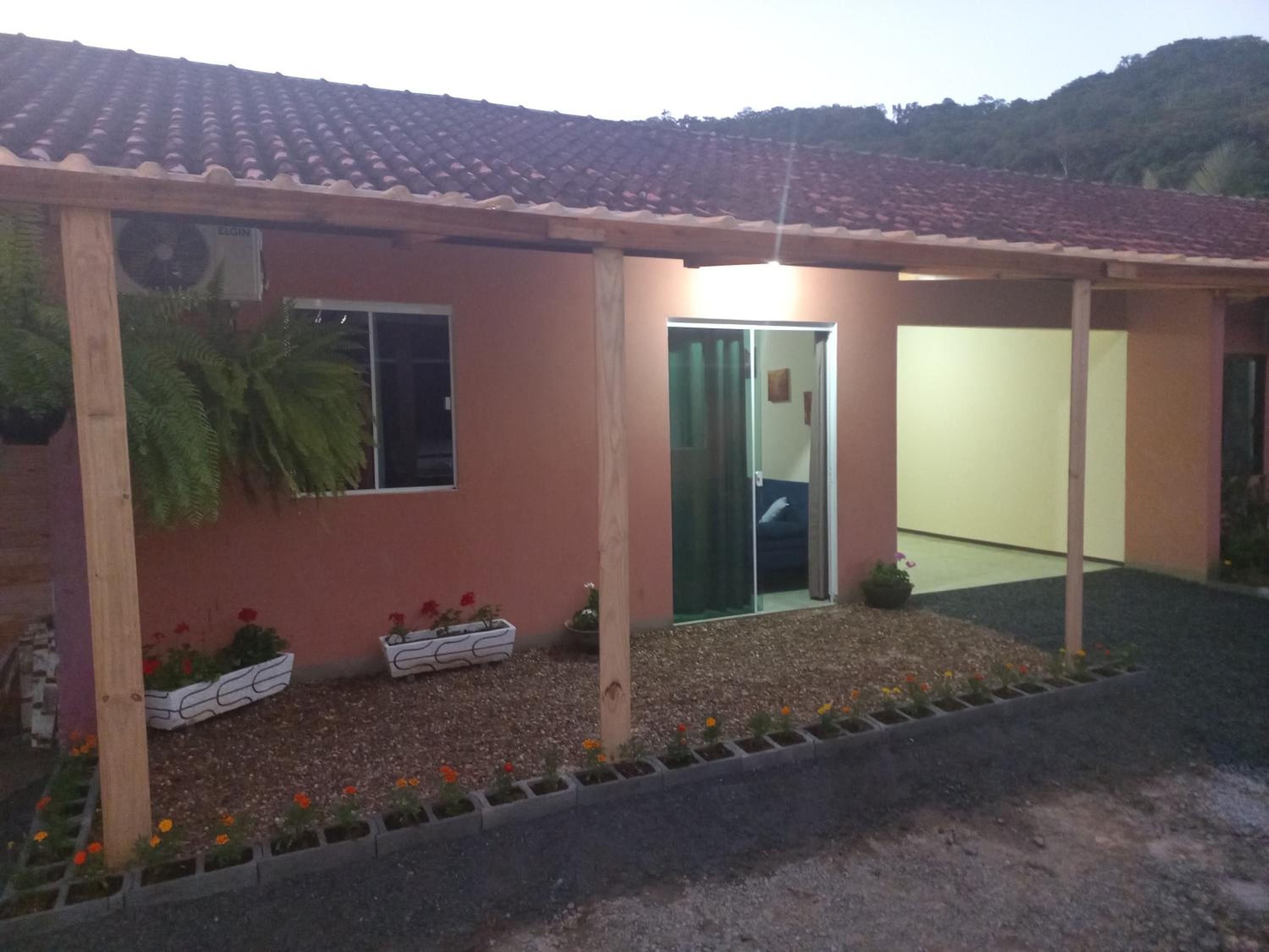 Casa Bromélia - 2 Quartos