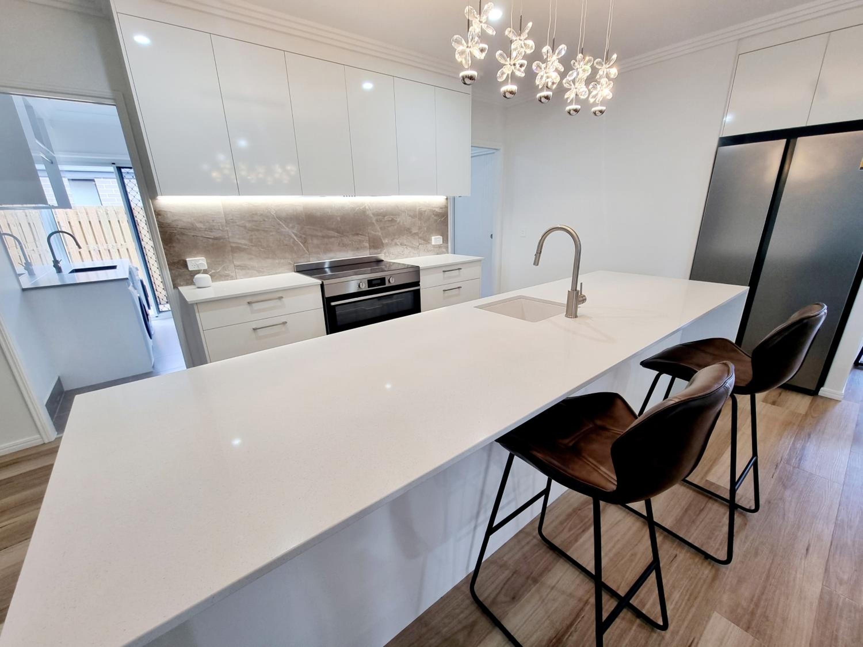 Large and Private Executive Home - Secure parking for boats
