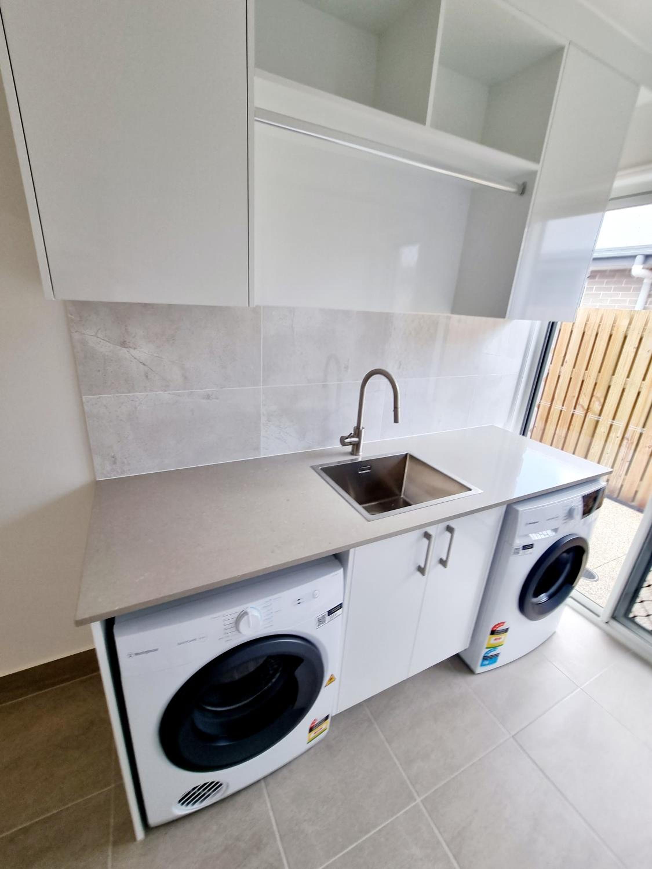 Large and Private Executive Home - Secure parking for boats