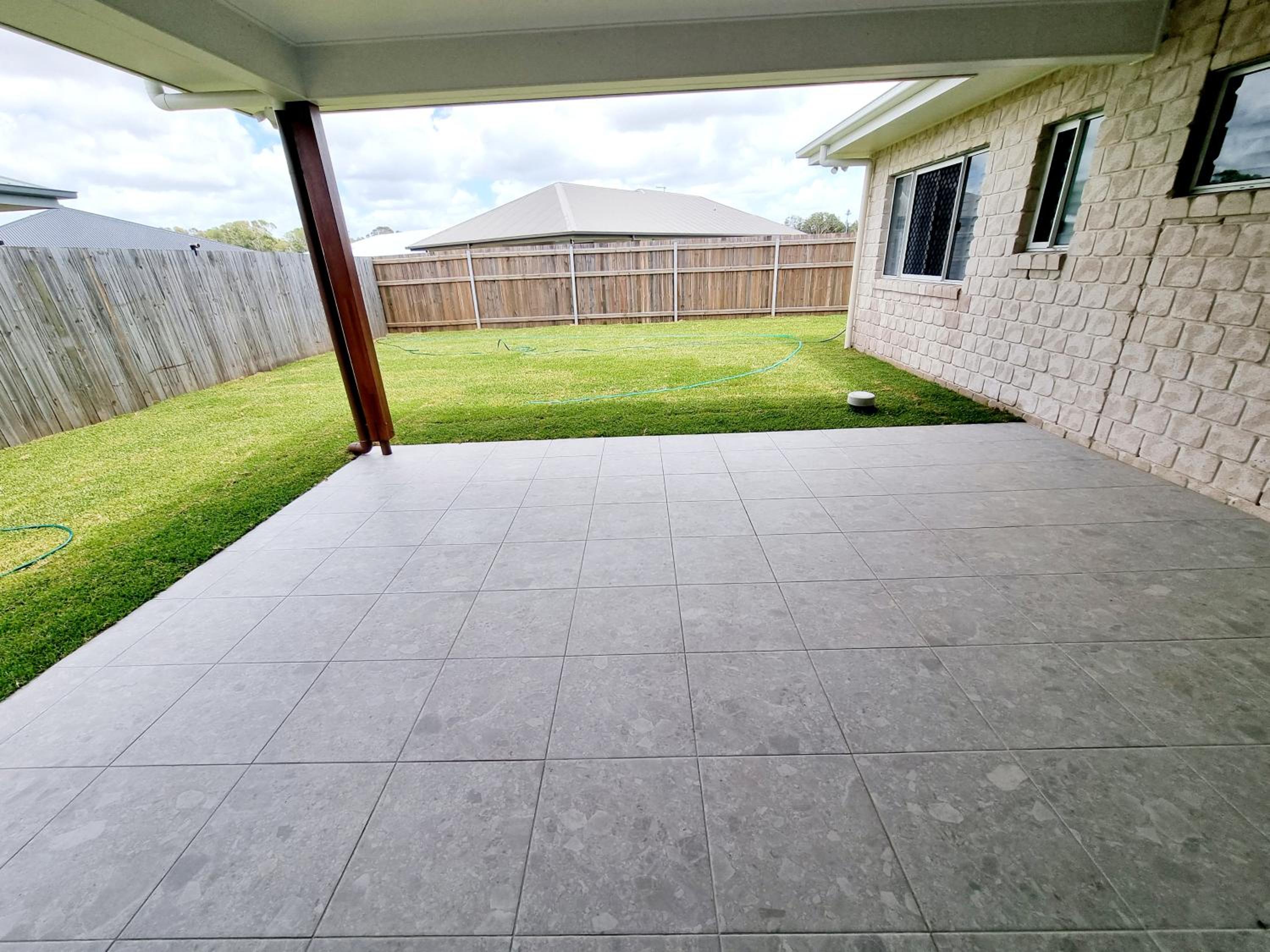 Large and Private Executive Home - Secure parking for boats