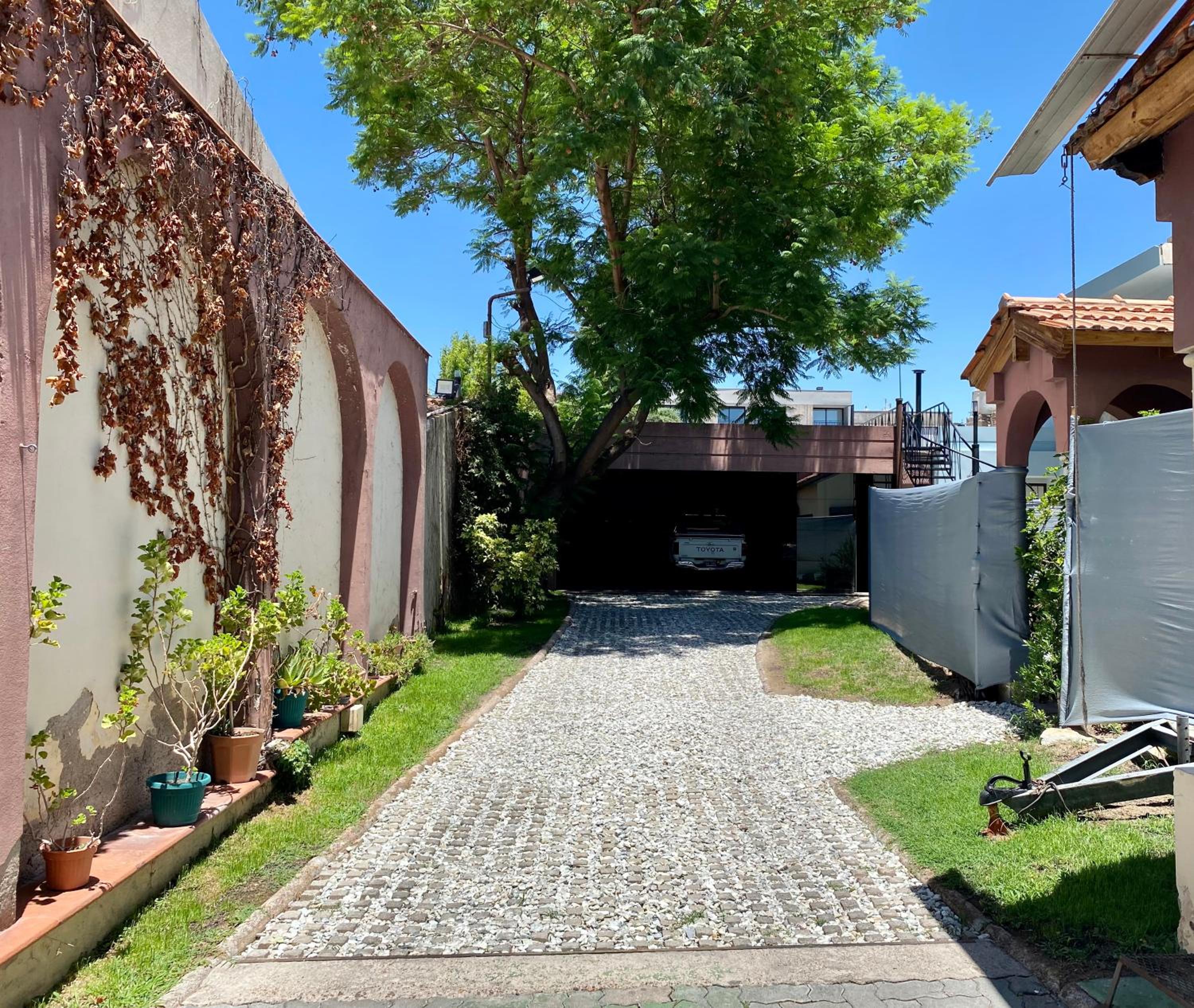 Departamento Excelente Ubicación Zona Arístides y Parque N5