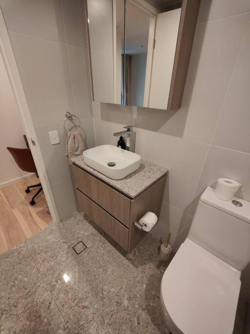 Modern 1-bedroom unit in the heart of Canberra