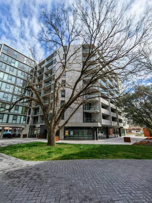 Modern 1-bedroom unit in the heart of Canberra
