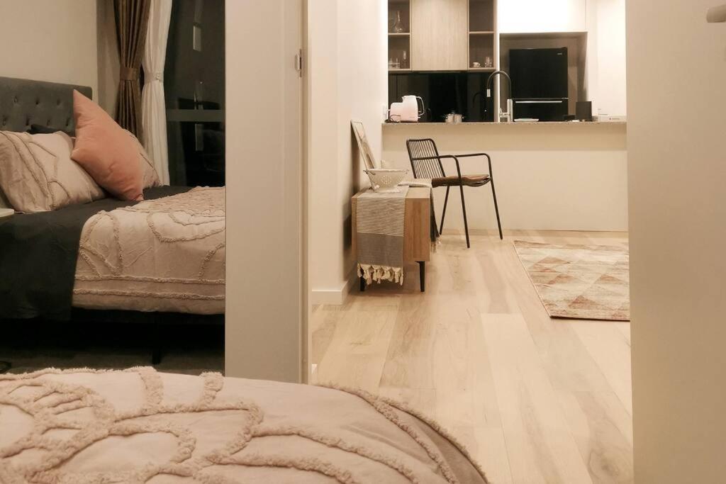 Modern 1-bedroom unit in the heart of Canberra
