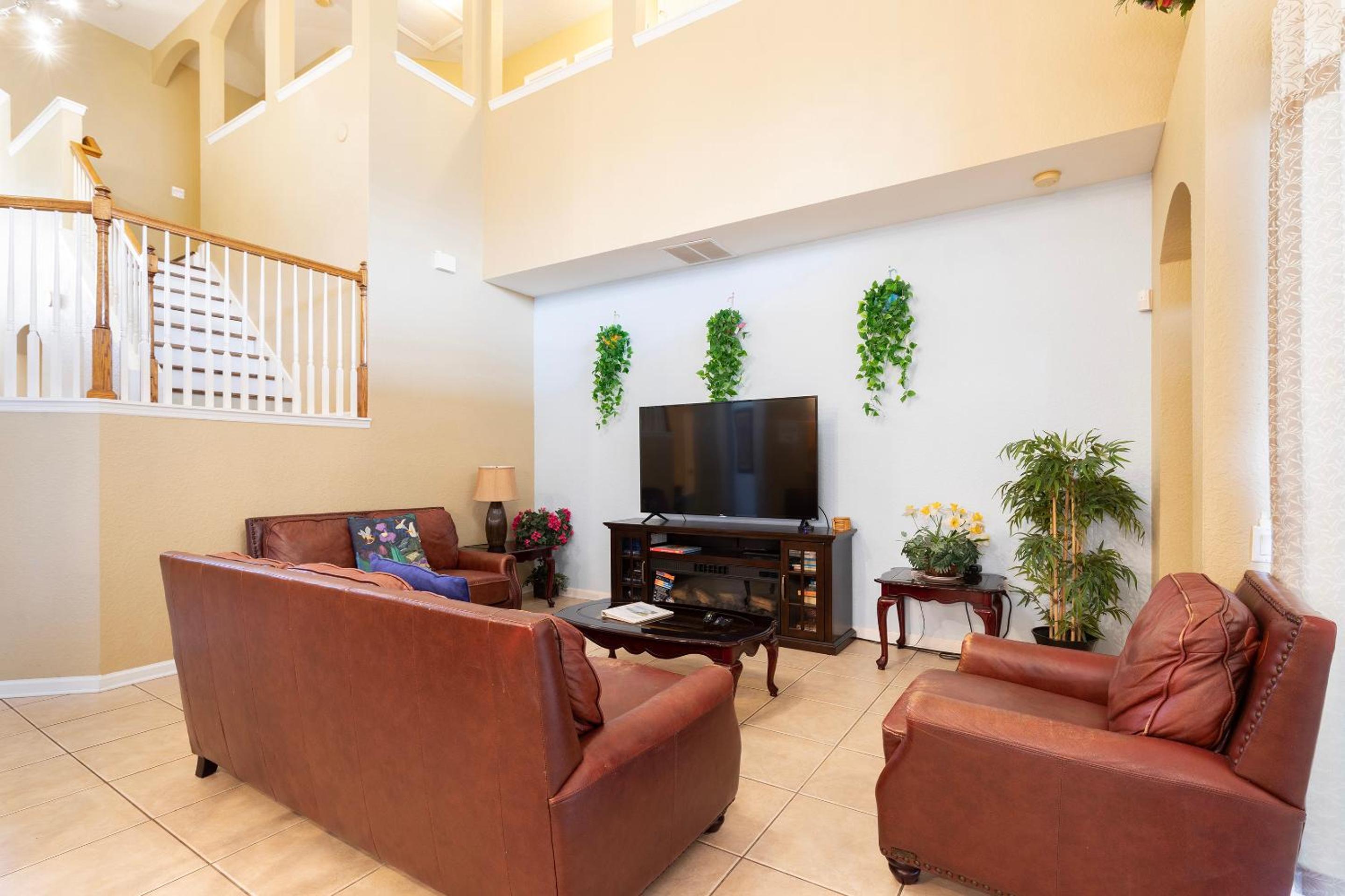 Windsor Hills Resort 2 Miles to Disney 6-Bedroom 4-Bathrooms Villa with Private Pool and Spa