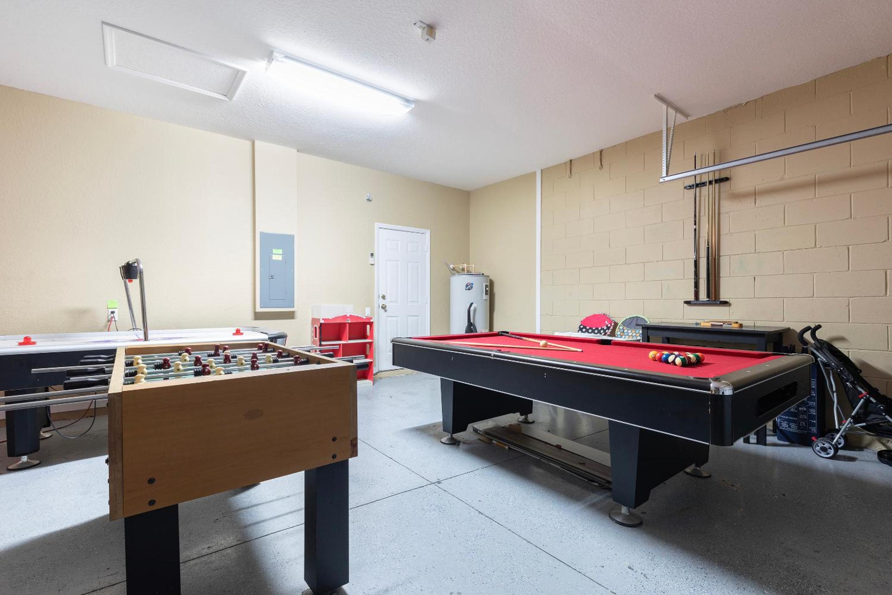 Windsor Hills Resort 2 Miles to Disney 6-Bedroom 4-Bathrooms Villa with Private Pool and Spa