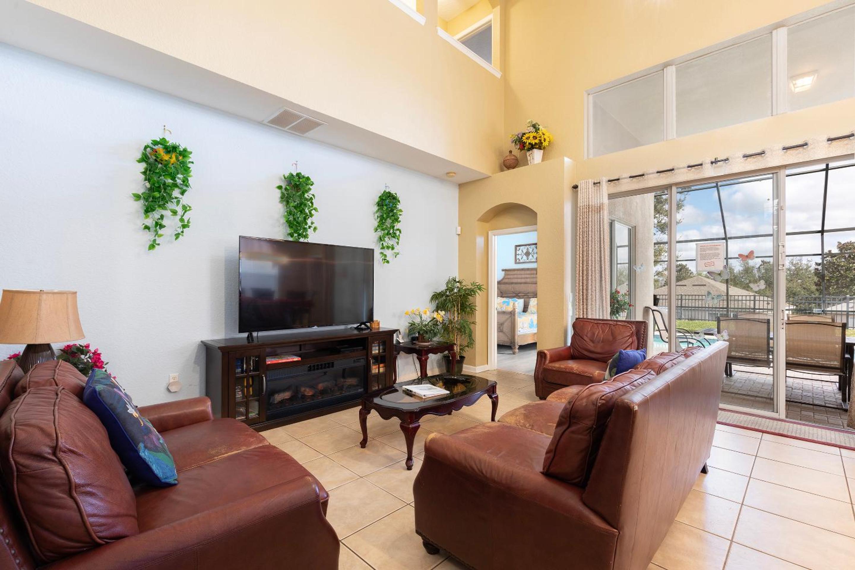 Windsor Hills Resort 2 Miles to Disney 6-Bedroom 4-Bathrooms Villa with Private Pool and Spa