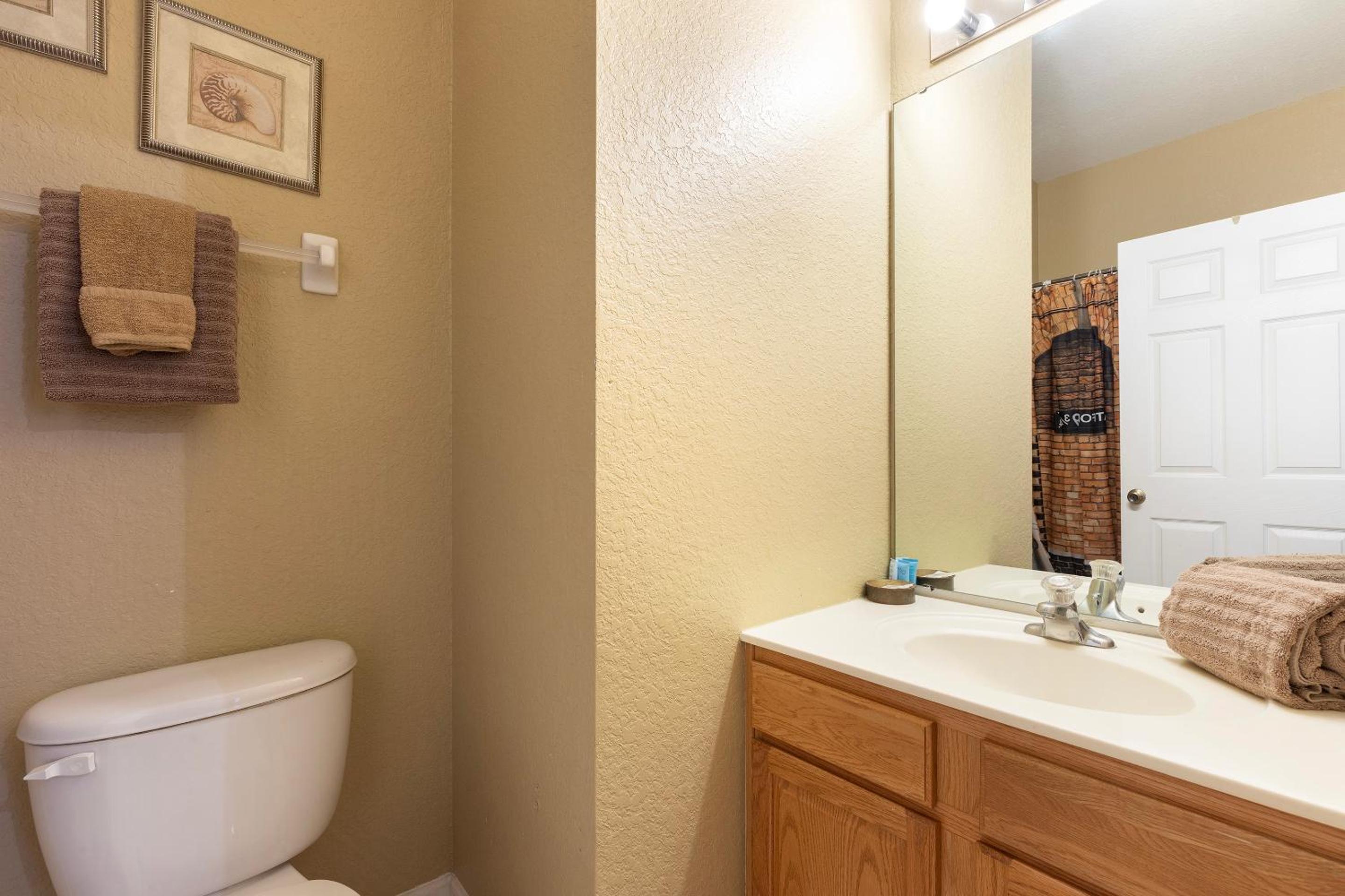 Windsor Hills Resort 2 Miles to Disney 6-Bedroom 4-Bathrooms Villa with Private Pool and Spa
