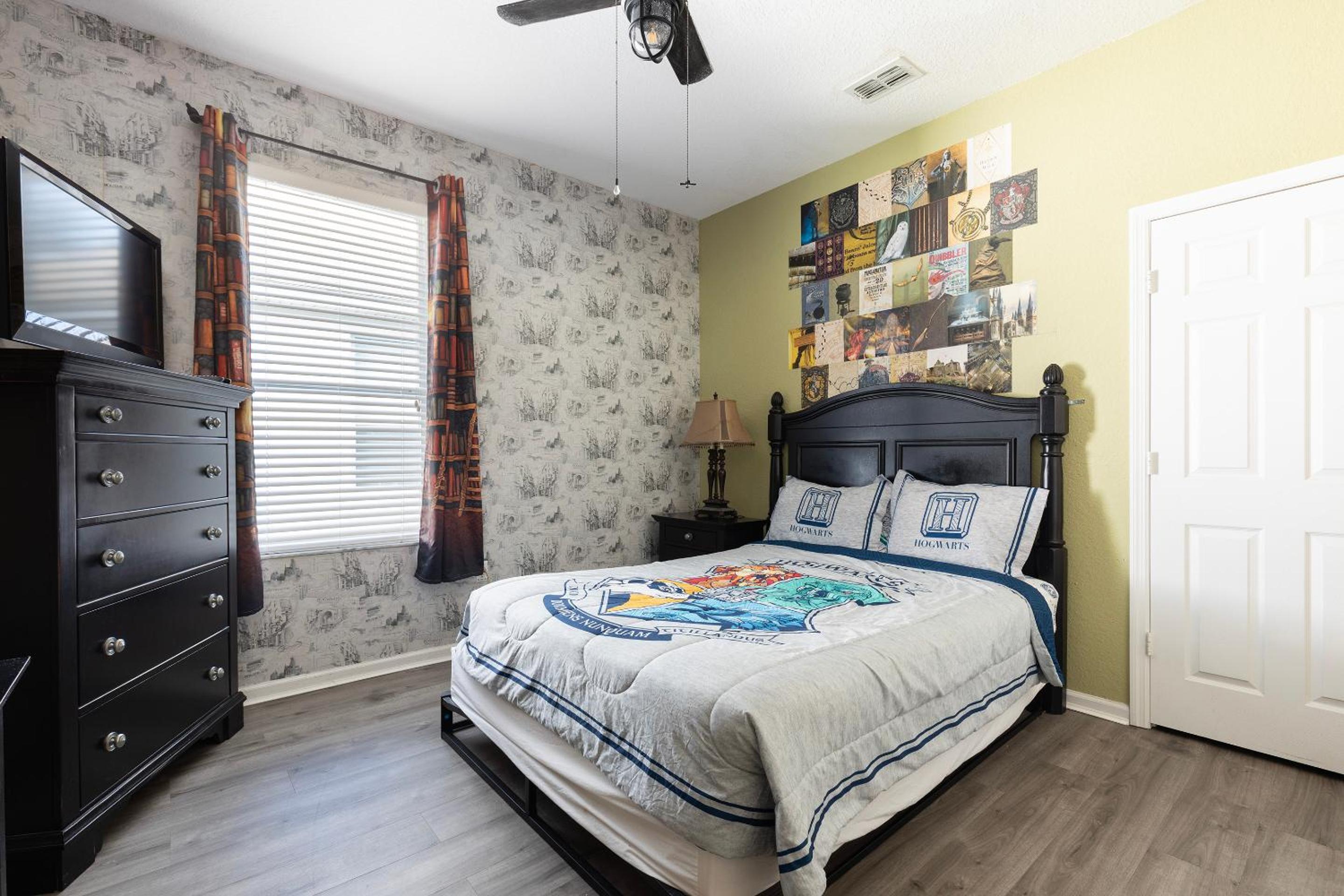 Windsor Hills Resort 2 Miles to Disney 6-Bedroom 4-Bathrooms Villa with Private Pool and Spa