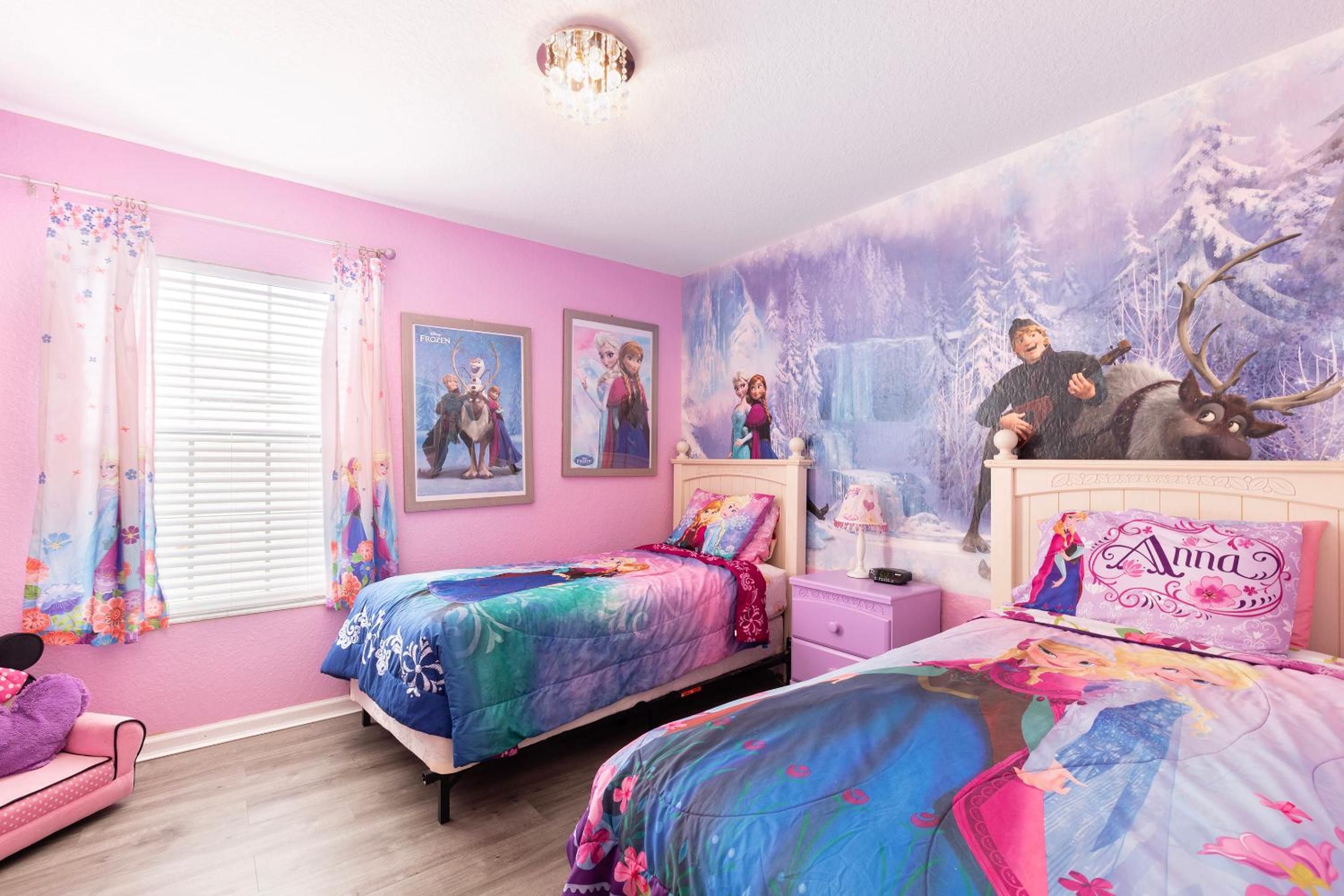 Windsor Hills Resort 2 Miles to Disney 6-Bedroom 4-Bathrooms Villa with Private Pool and Spa