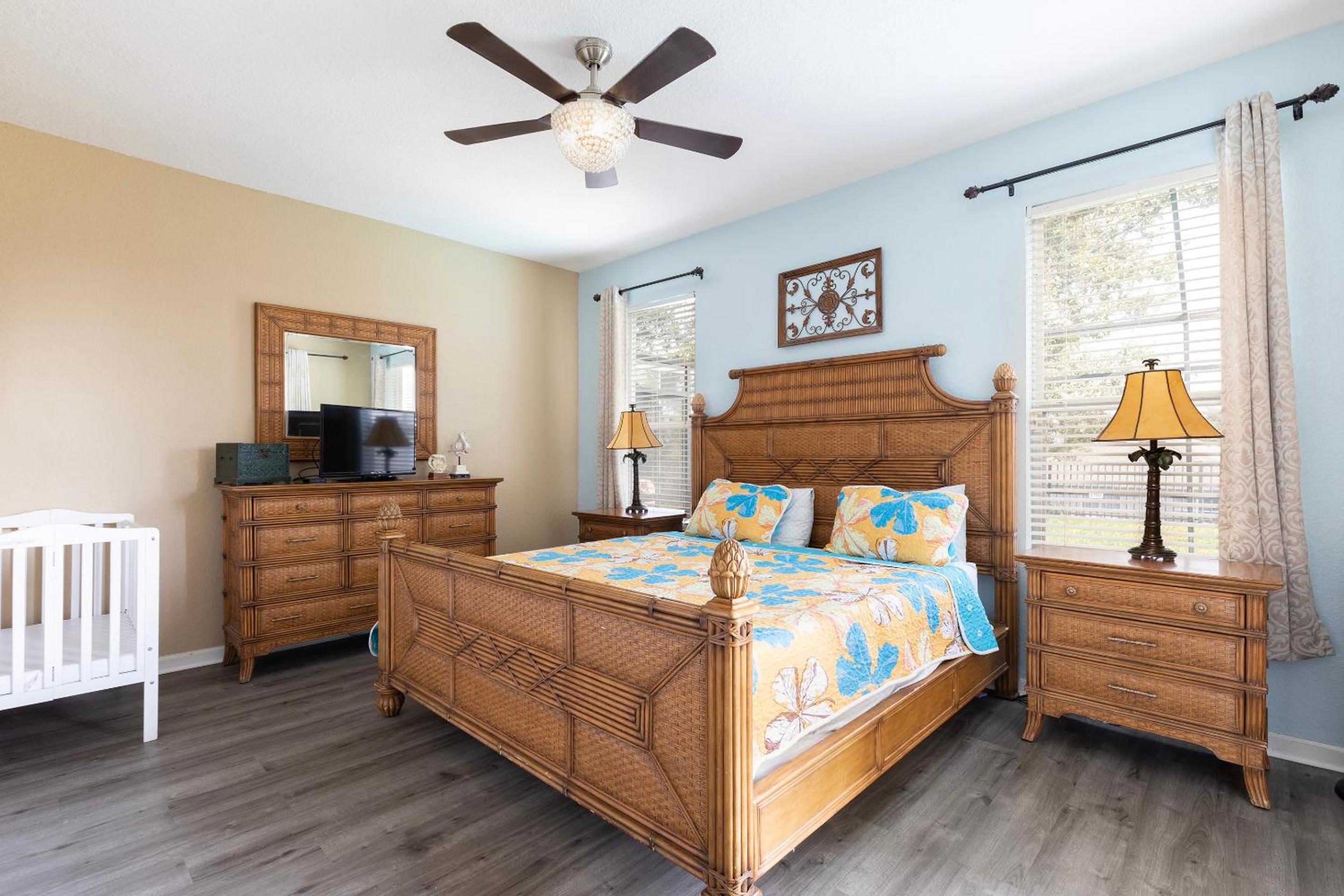 Windsor Hills Resort 2 Miles to Disney 6-Bedroom 4-Bathrooms Villa with Private Pool and Spa